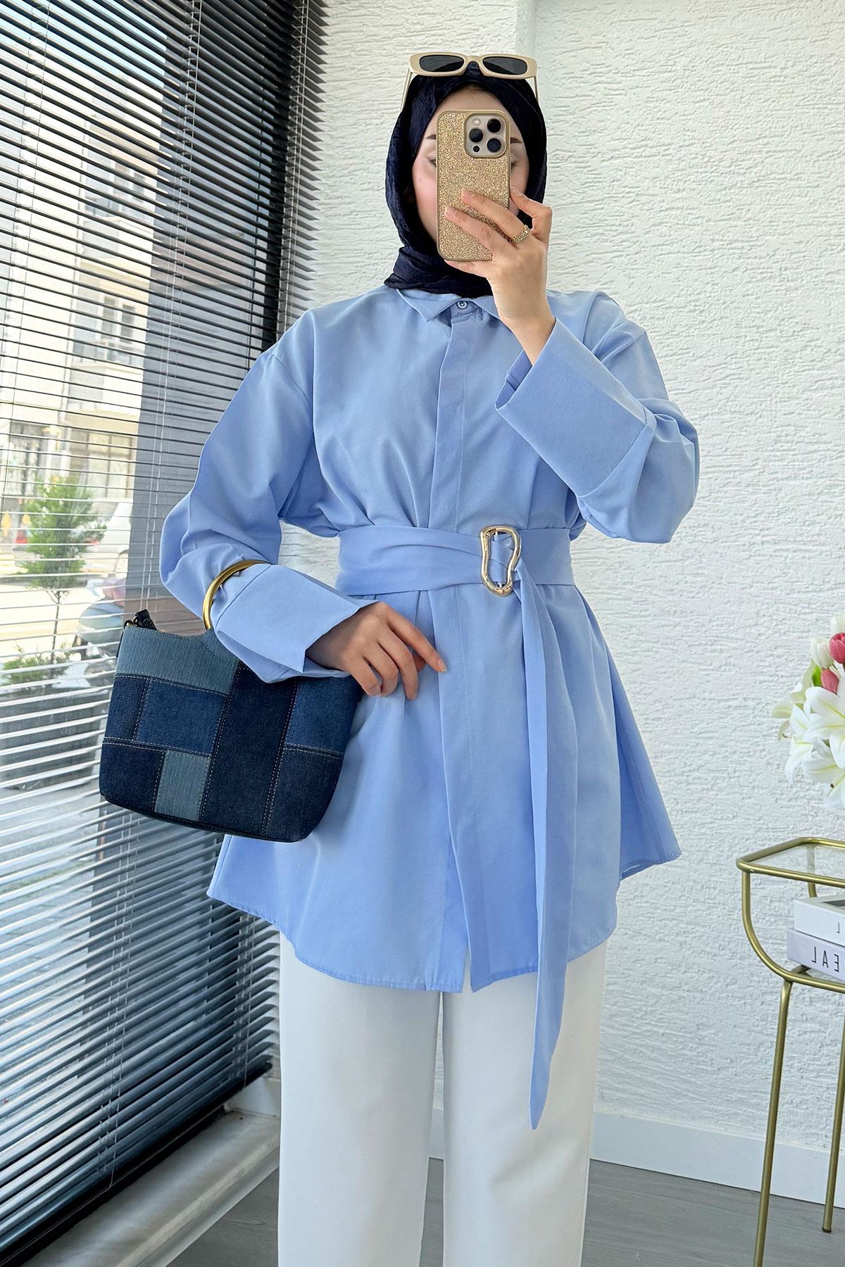 Bronş Detaylı Geniş Kemerli Poplin Tunik – Mavi