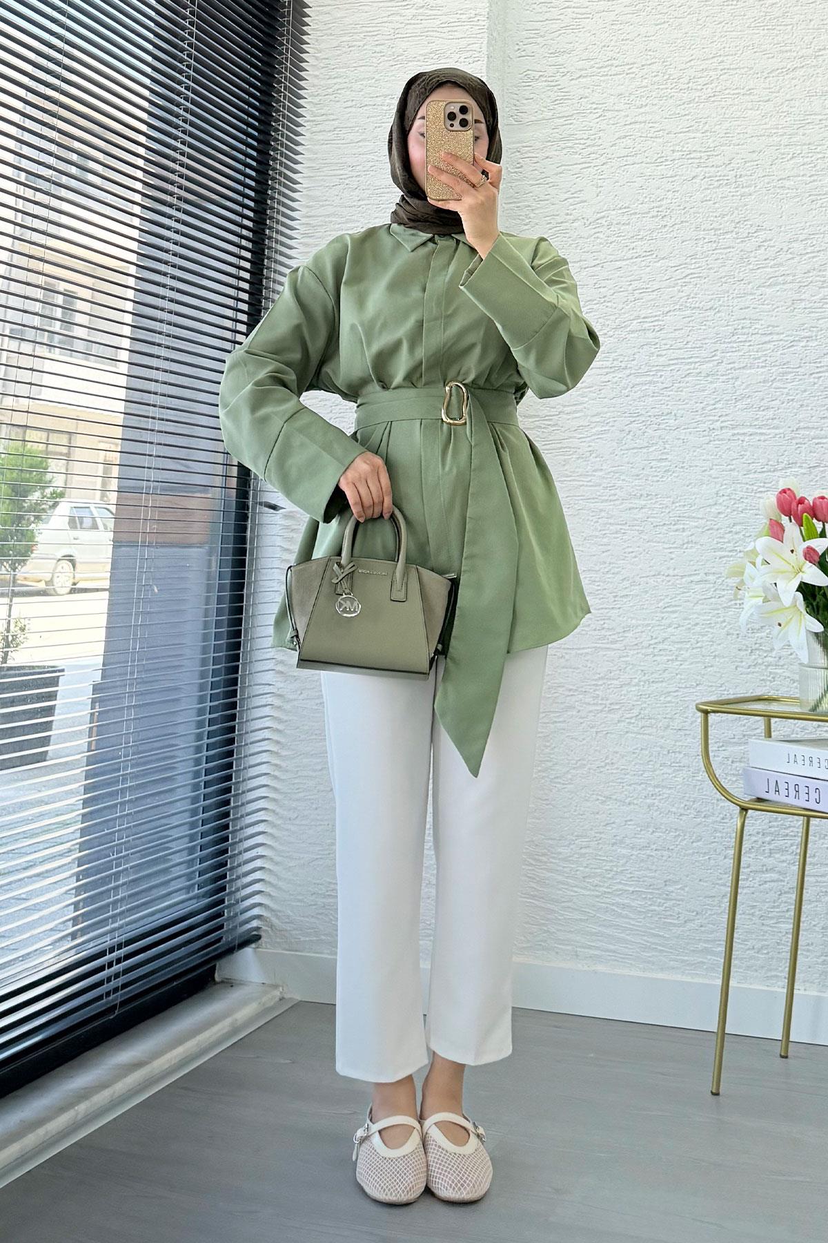Bronş Detaylı Geniş Kemerli Poplin Tunik – Yeşil