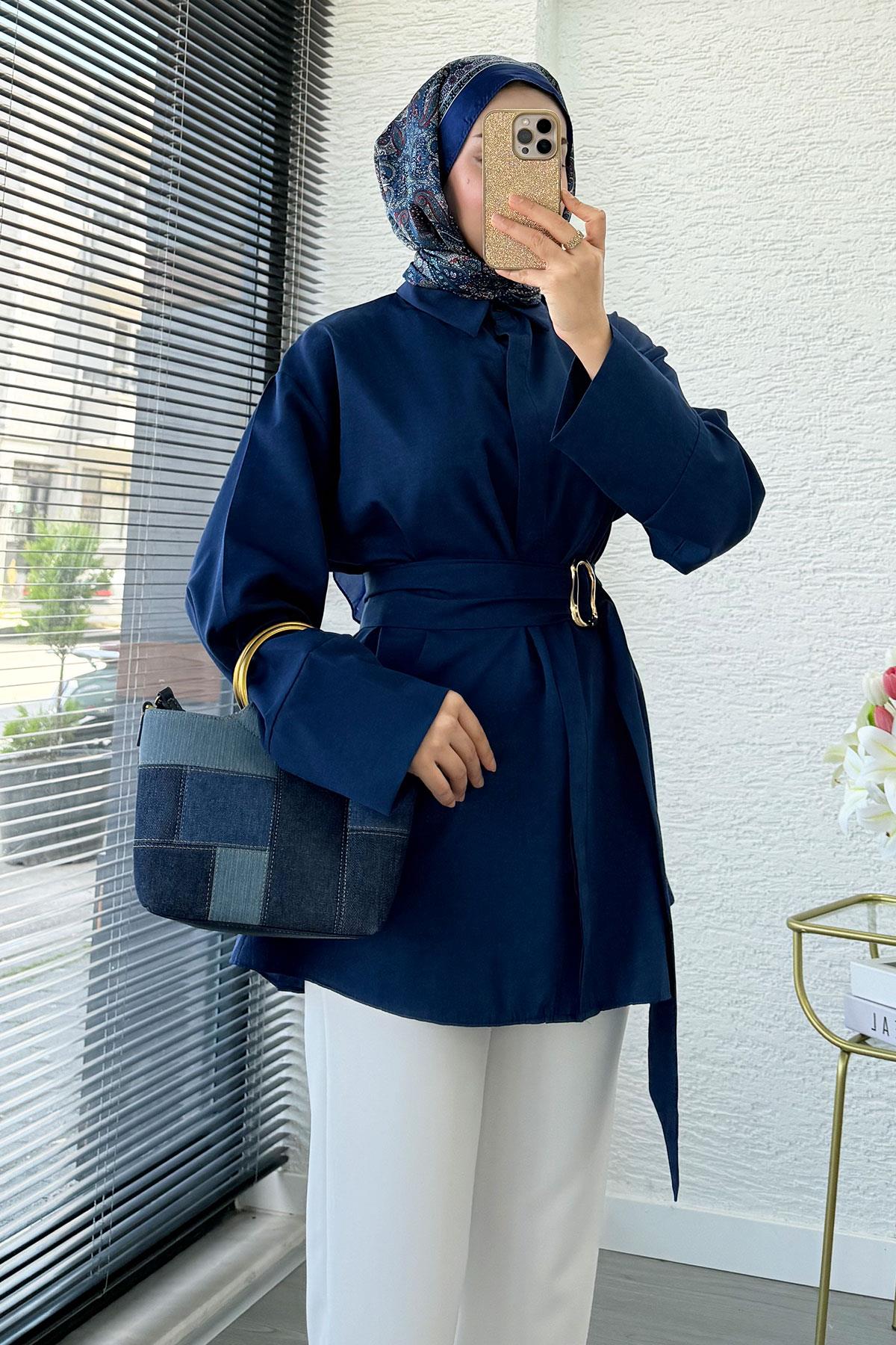 Bronş Detaylı Geniş Kemerli Poplin Tunik – Lacivert
