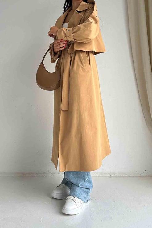 Camel Önü Kapaklı Çıtçıt Detaylı Trençkot
