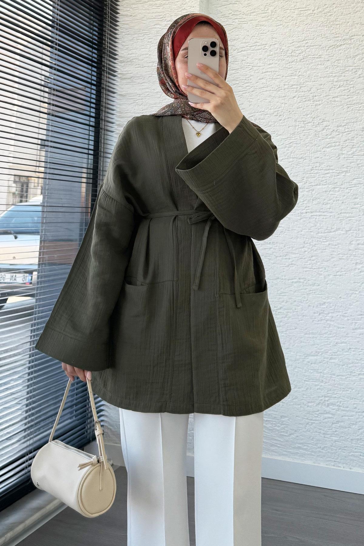Cep Detaylı Kuşaklı Müslin Kimono - Haki