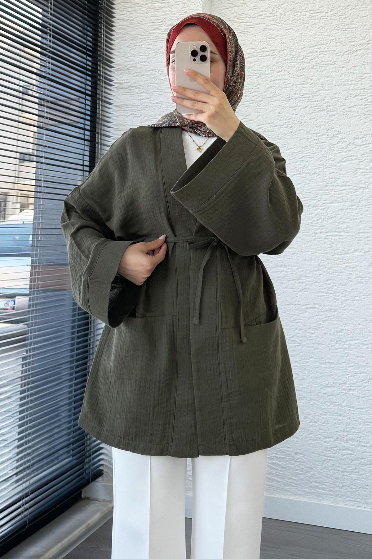 Cep Detaylı Kuşaklı Müslin Kimono - Haki