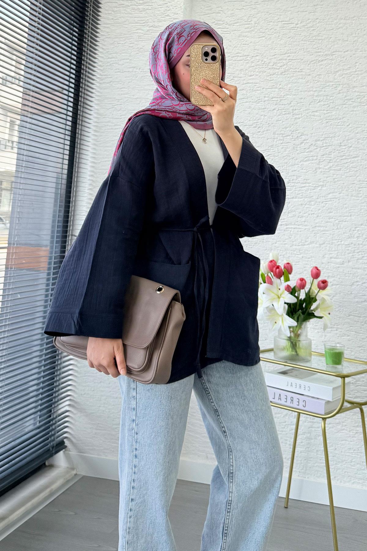 Cep Detaylı Kuşaklı Müslin Kimono - Lacivert