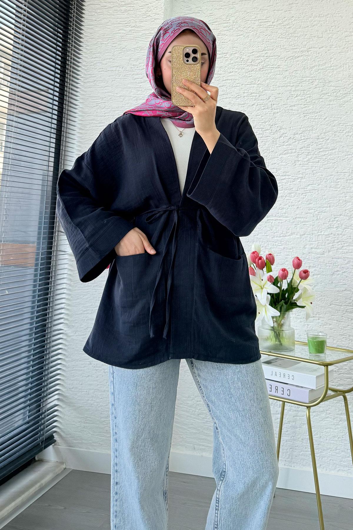 Cep Detaylı Kuşaklı Müslin Kimono - Lacivert