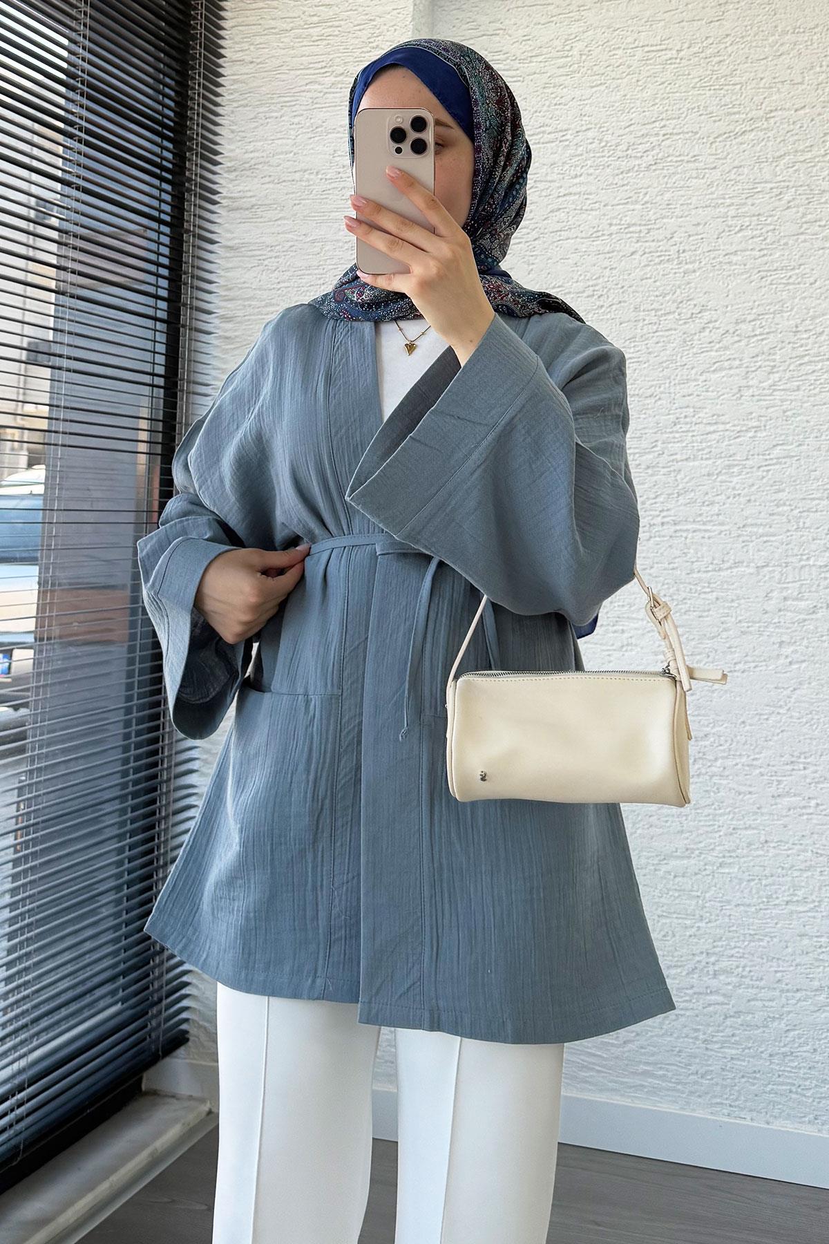 Cep Detaylı Kuşaklı Müslin Kimono - Mavi