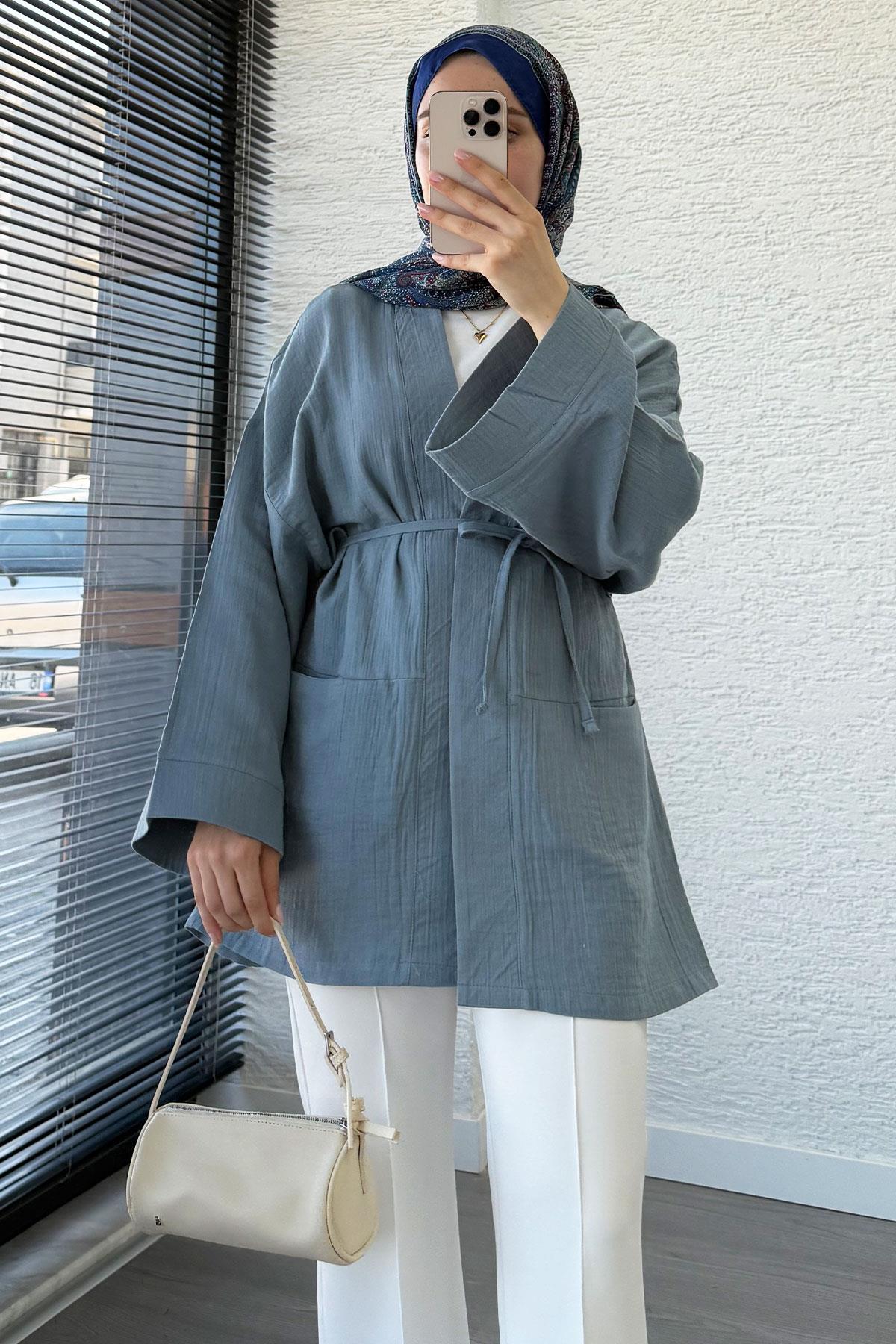 Cep Detaylı Kuşaklı Müslin Kimono - Mavi