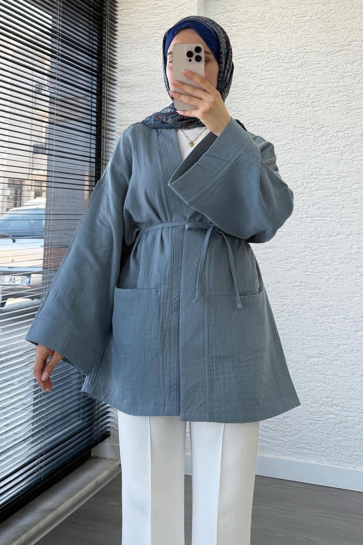 Cep Detaylı Kuşaklı Müslin Kimono - Mavi