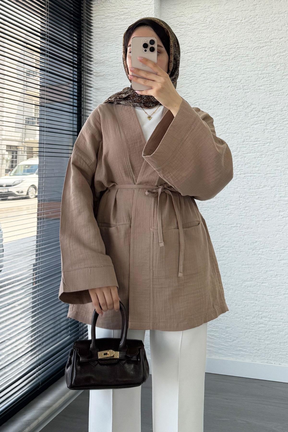 Cep Detaylı Kuşaklı Müslin Kimono - Vizon