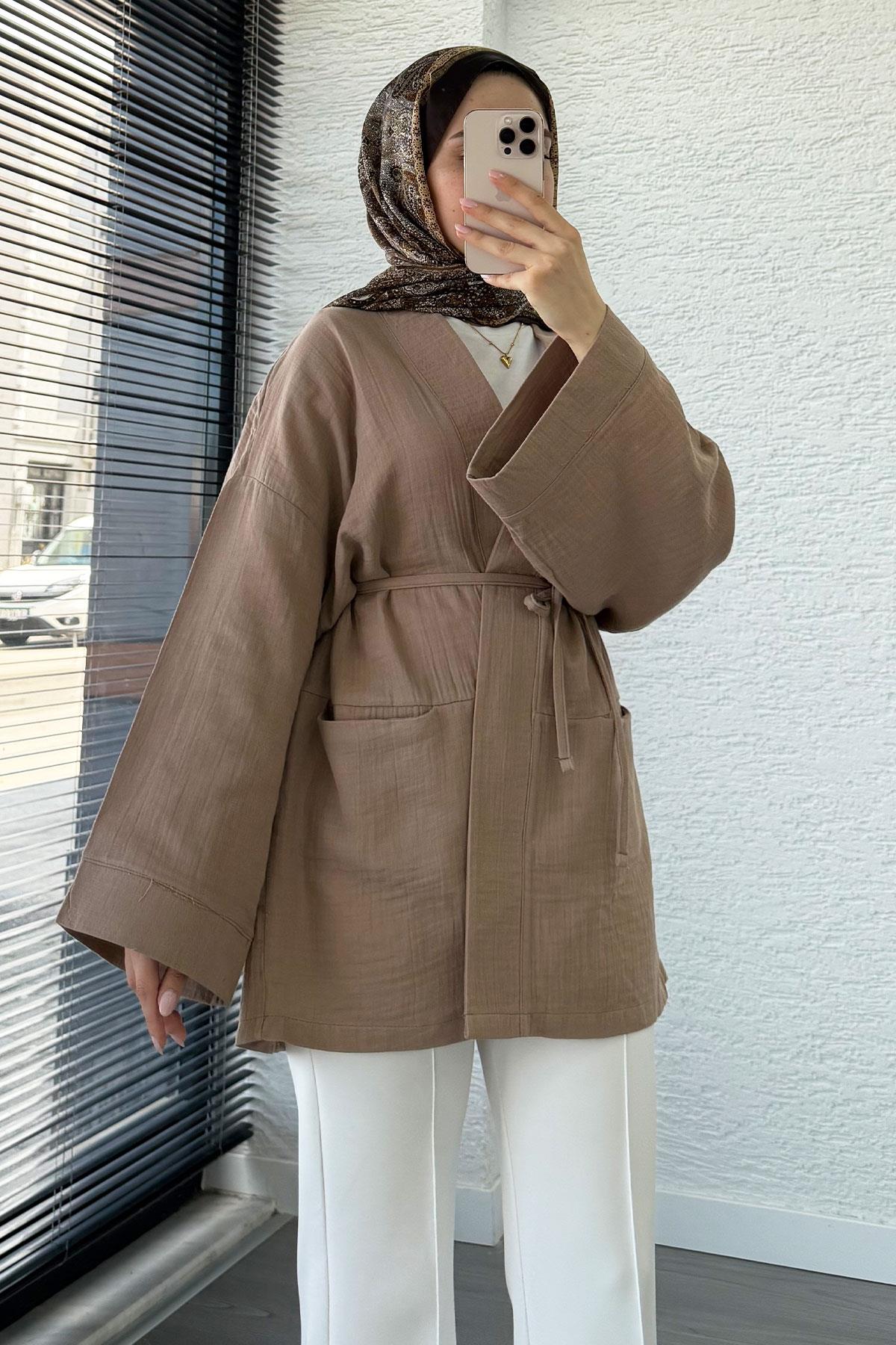 Cep Detaylı Kuşaklı Müslin Kimono - Vizon