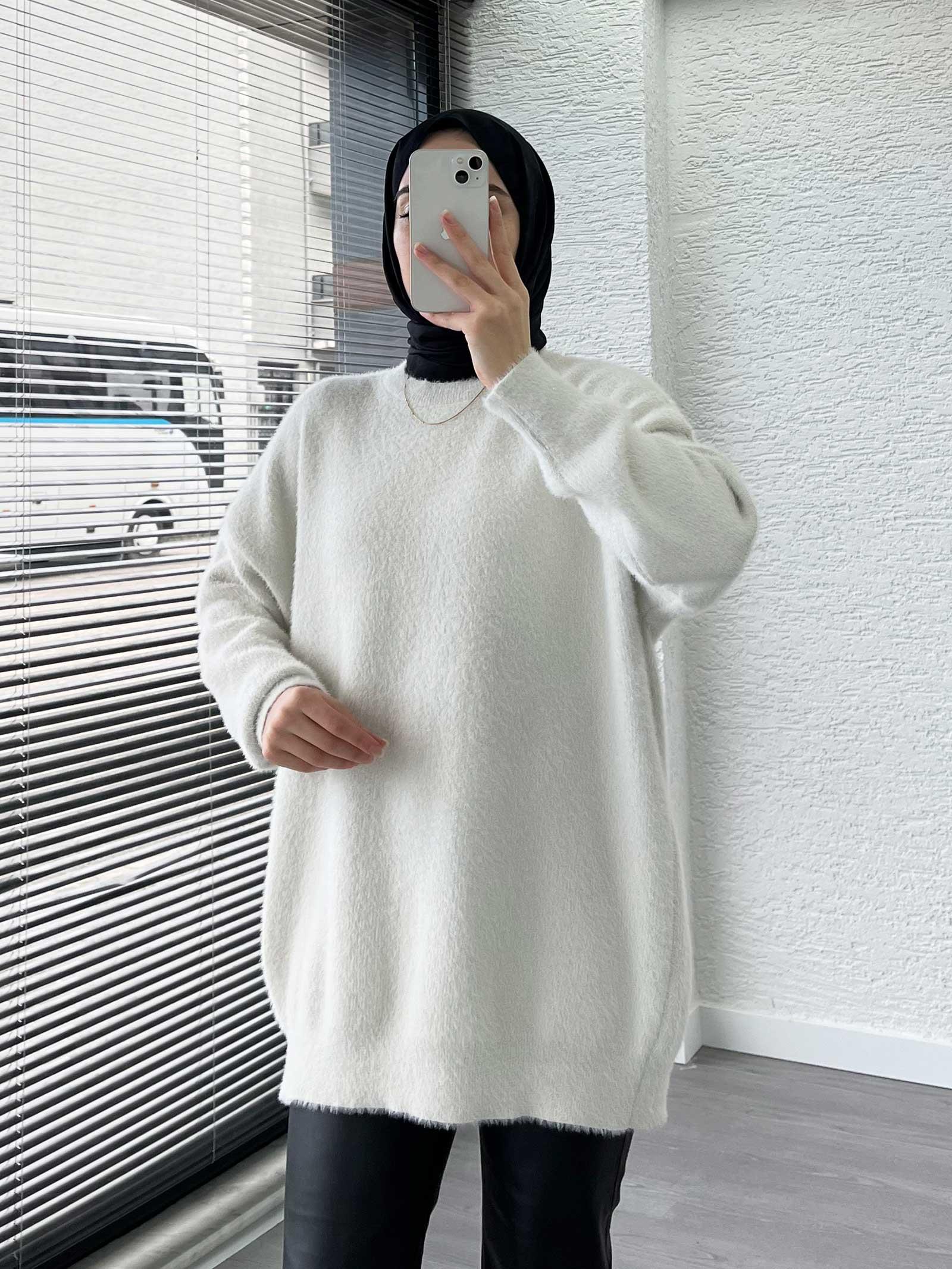 Ekru Sakallı Oversize Kadın Kazak