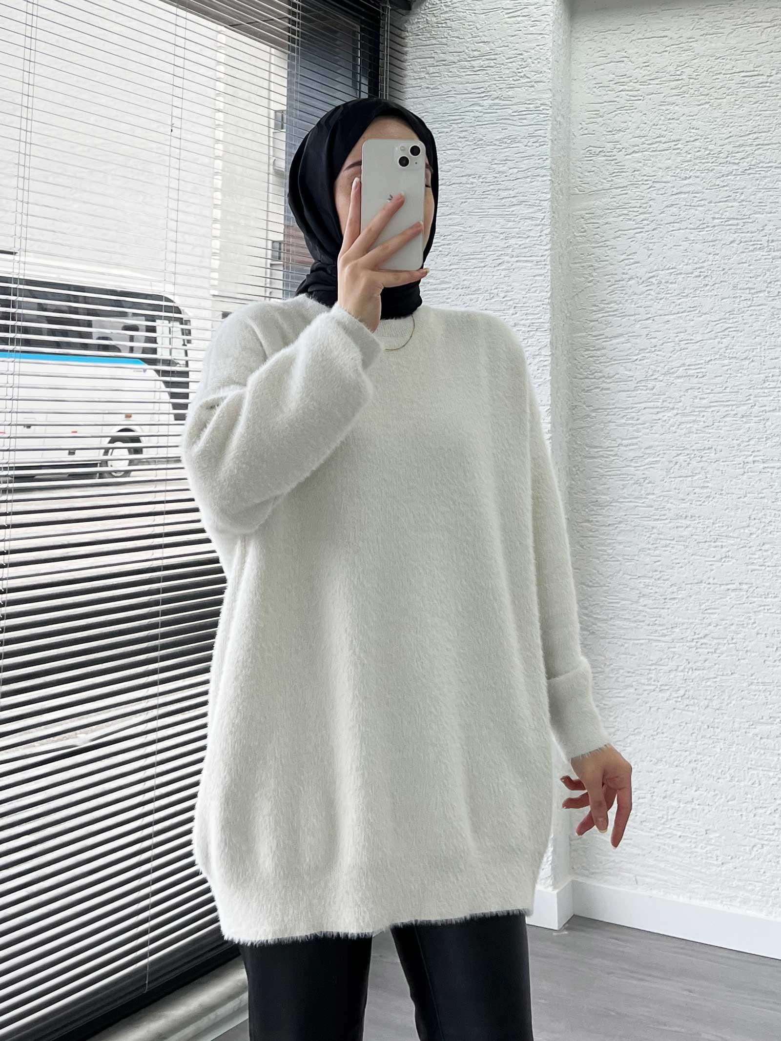 Ekru Sakallı Oversize Kadın Kazak