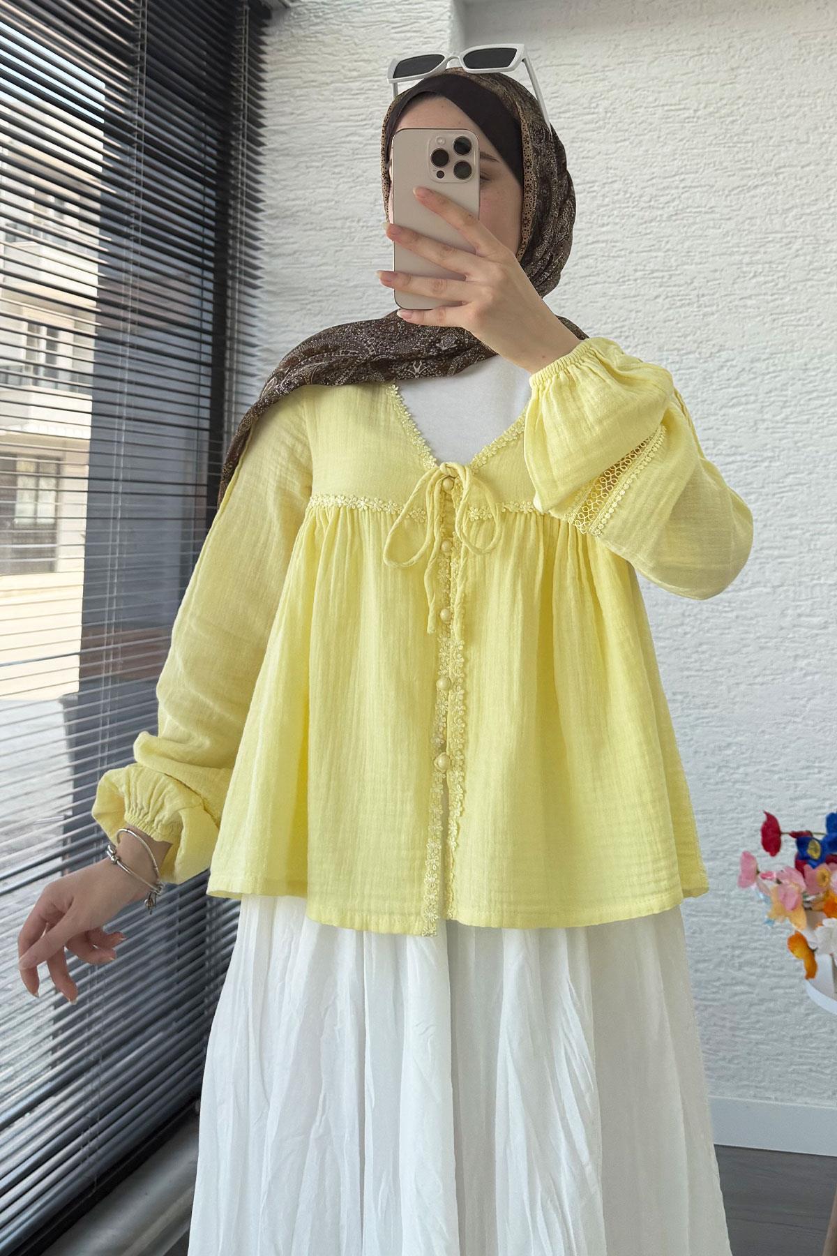 Güpür Detaylı Müslin Kısa Kimono – Sarı