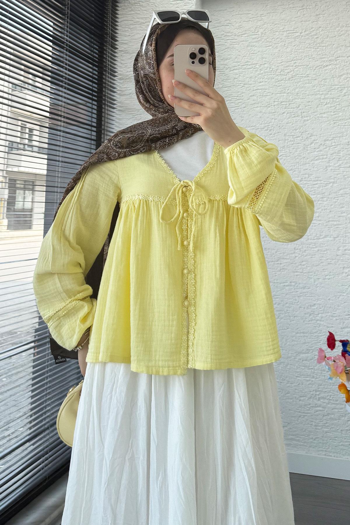 Güpür Detaylı Müslin Kısa Kimono – Sarı
