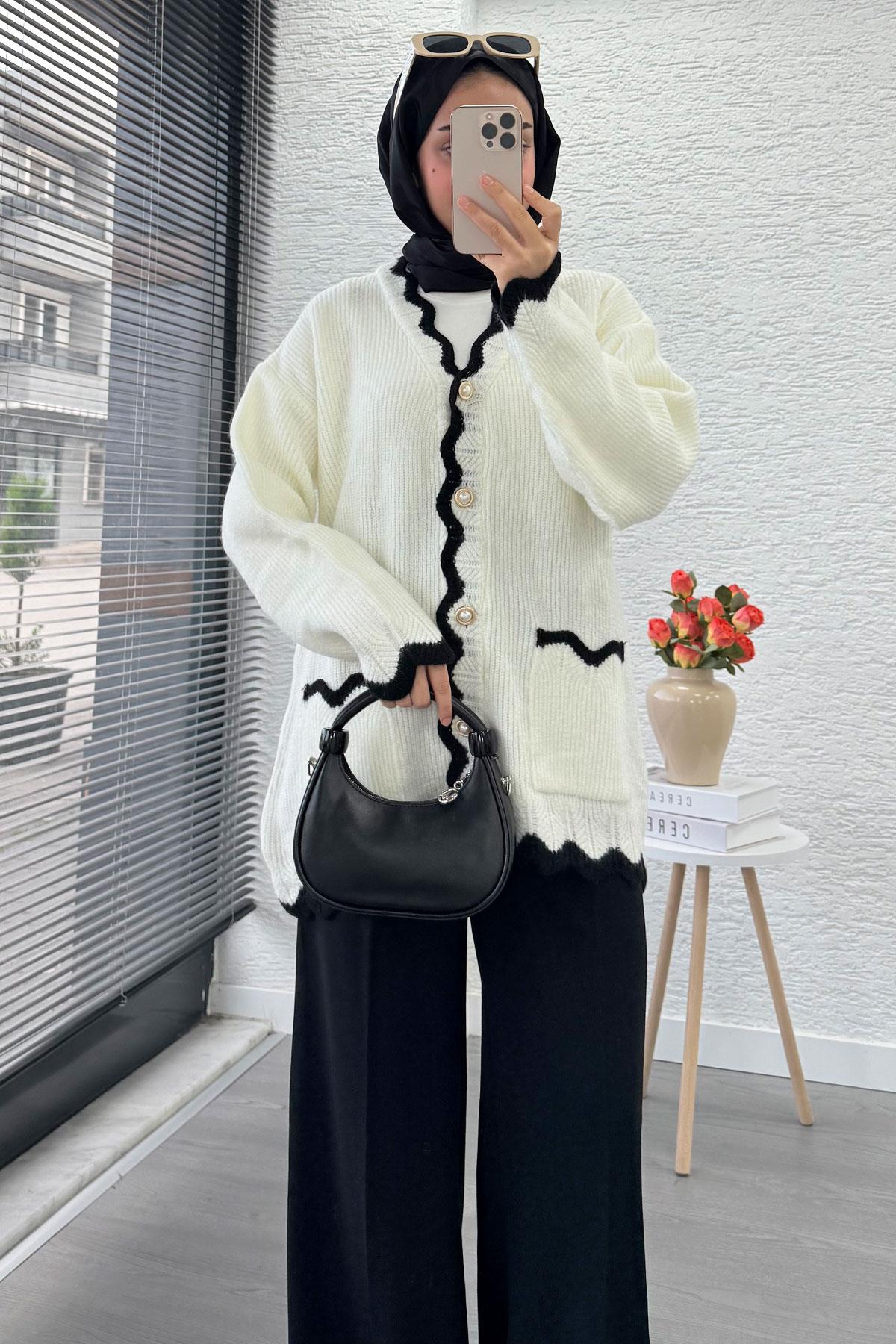 İnci Düğmeli Oversize Triko Hırka – Beyaz