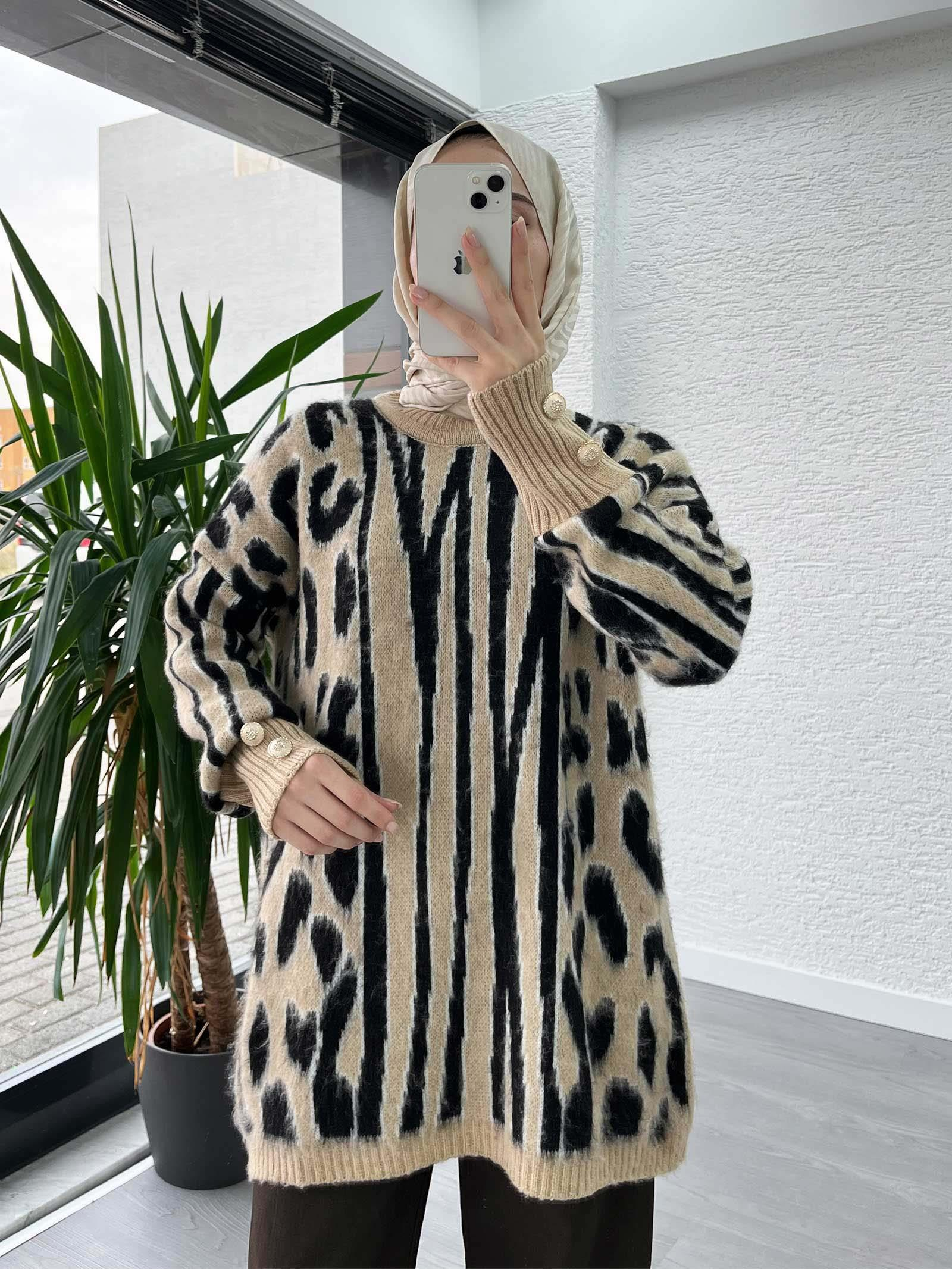 Kadın Leopar Desenli Bej Yumuşak Kazak