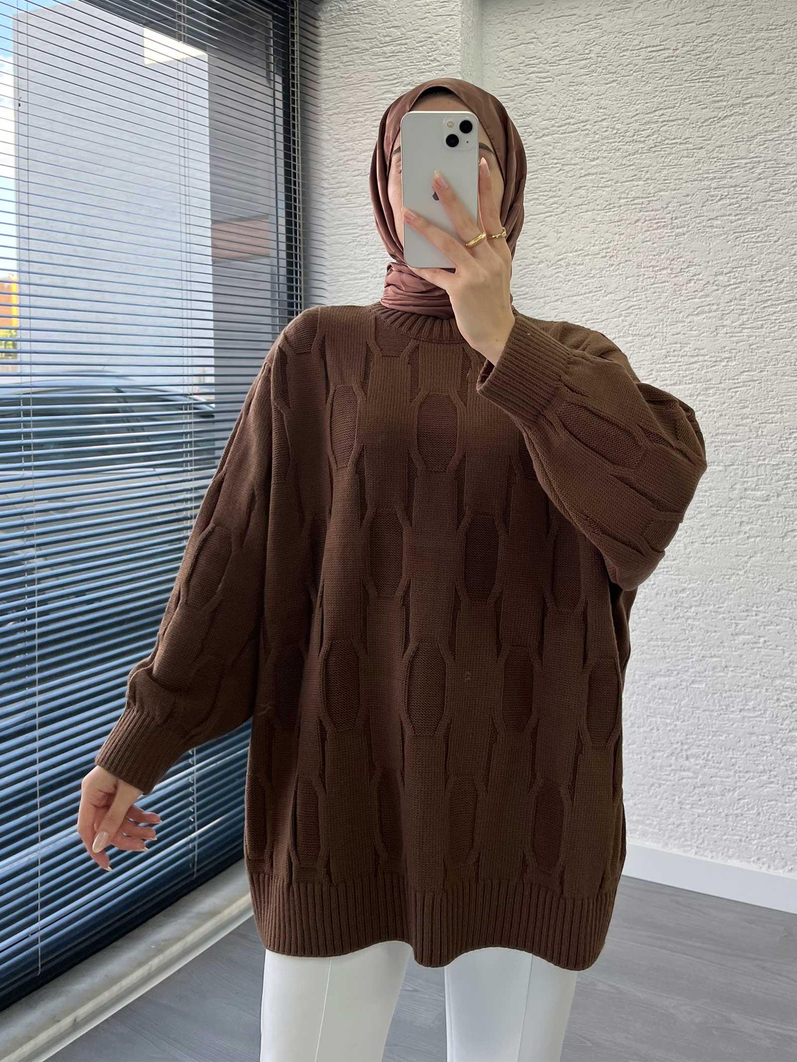 Kahverengi Kare Desenli Oversize Kadın Kazak