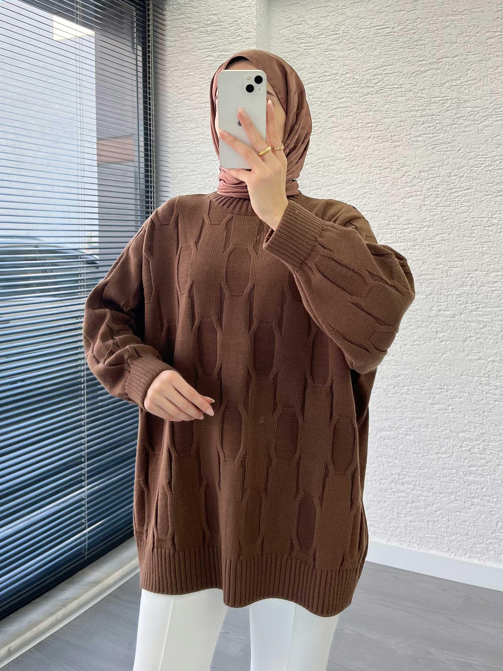 Kahverengi Kare Desenli Oversize Kadın Kazak