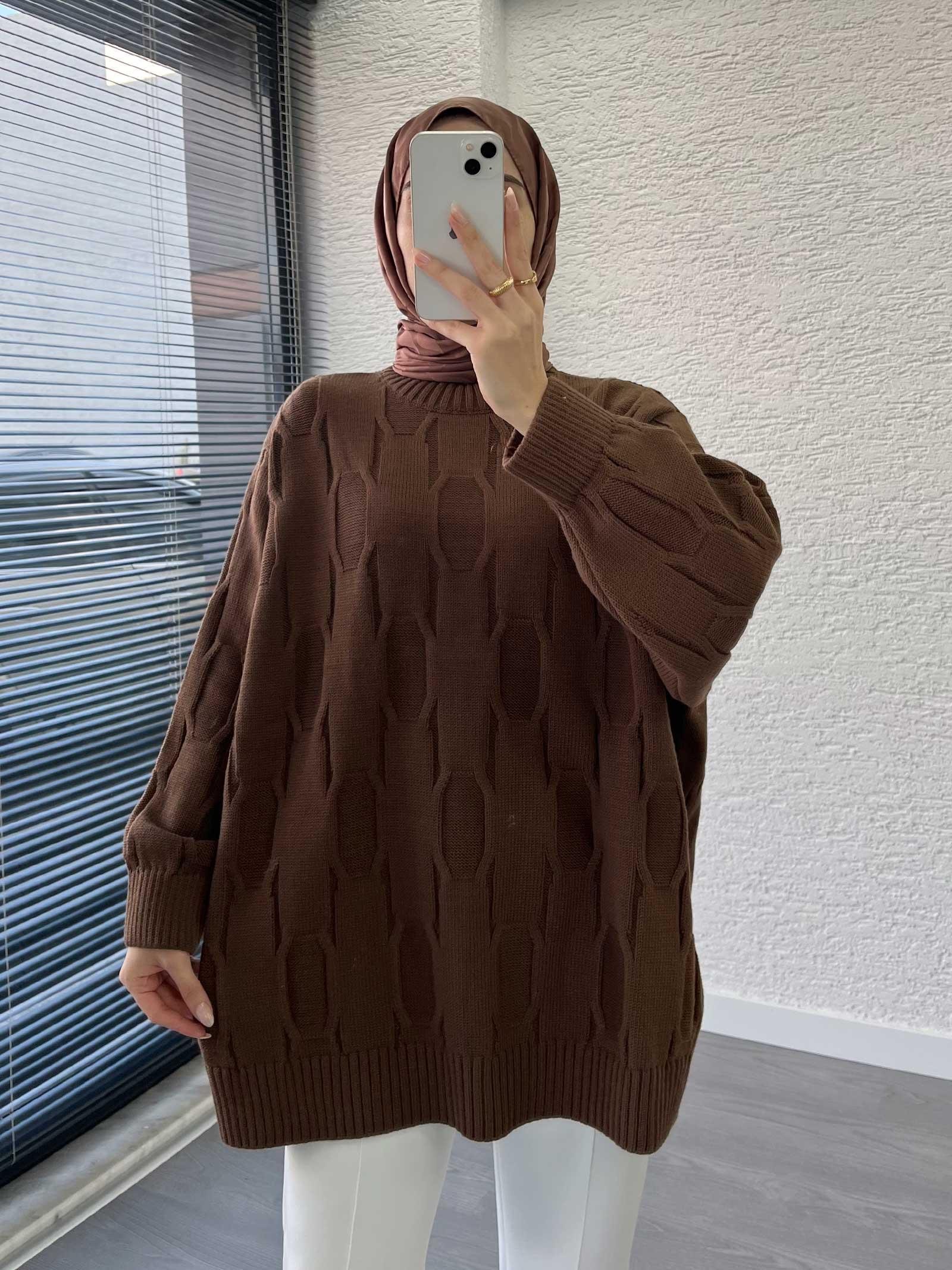 Kahverengi Kare Desenli Oversize Kadın Kazak