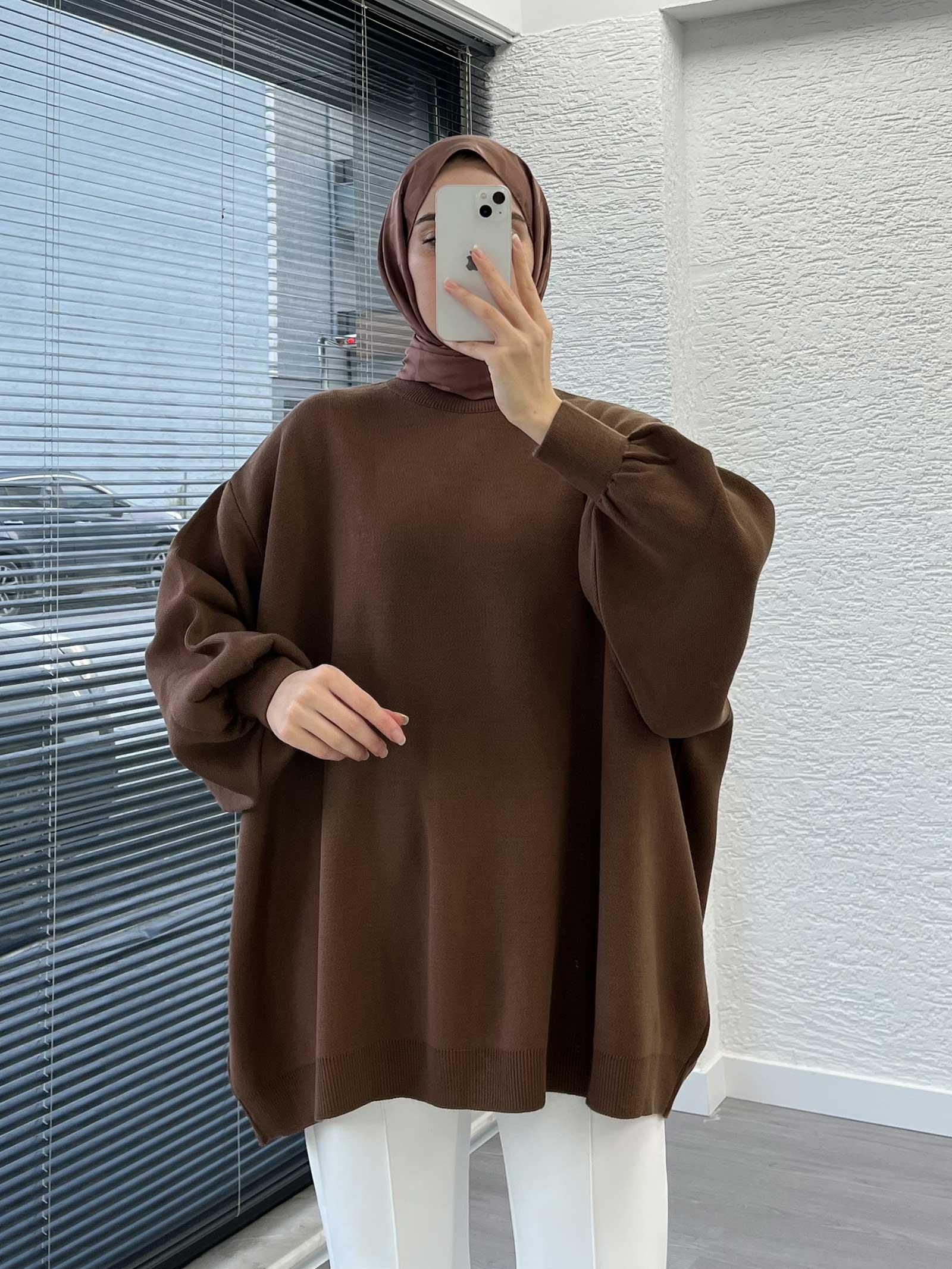 Kahverengi Yarasa Kollu Oversize Kadın Kazak