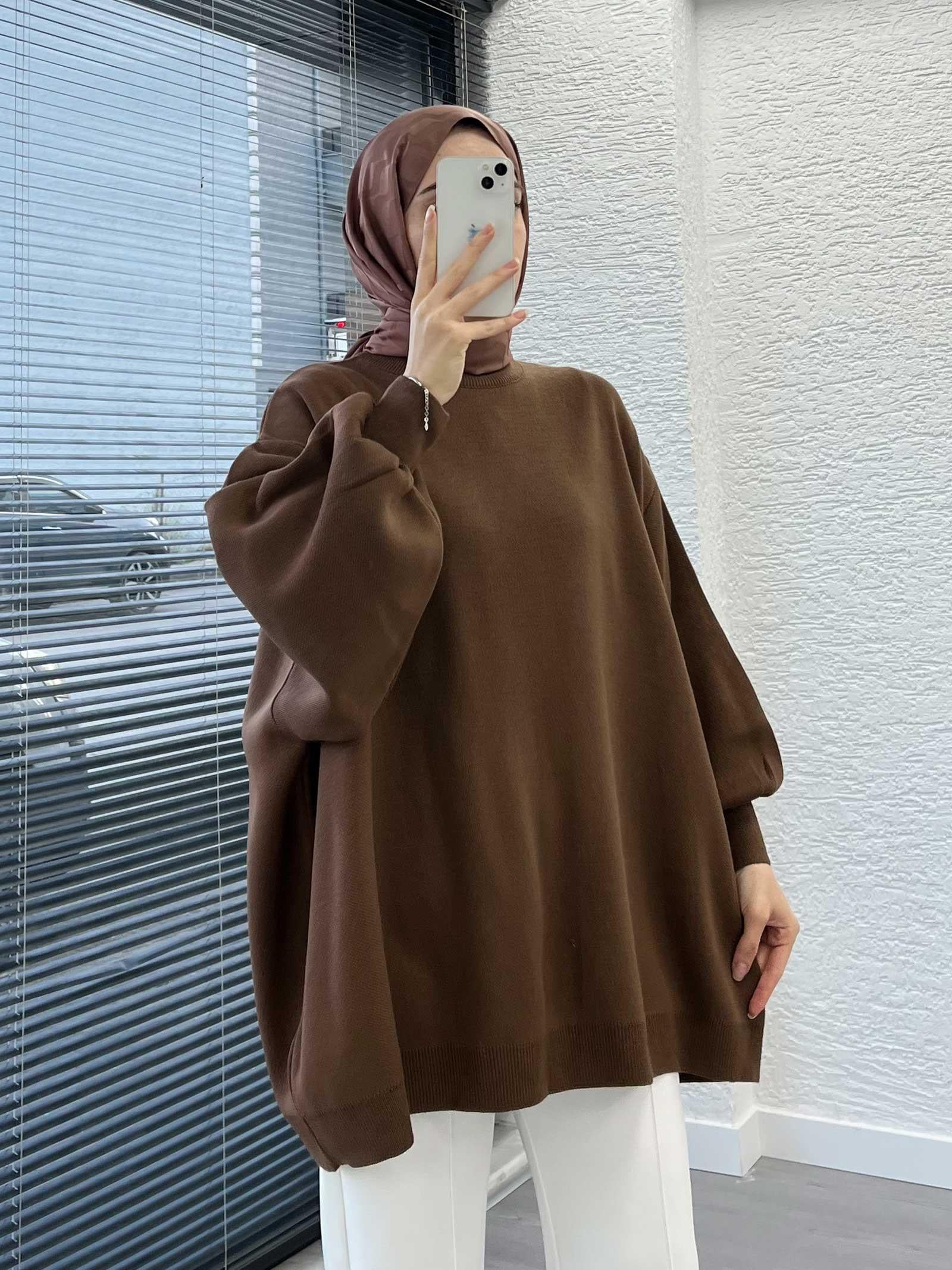 Kahverengi Yarasa Kollu Oversize Kadın Kazak