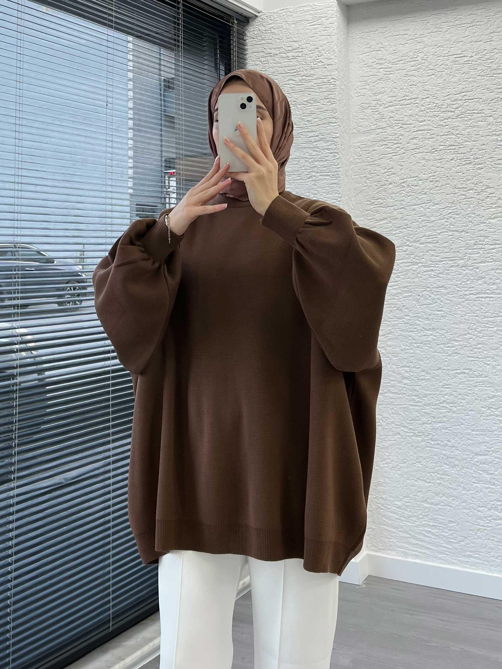 Kahverengi Yarasa Kollu Oversize Kadın Kazak