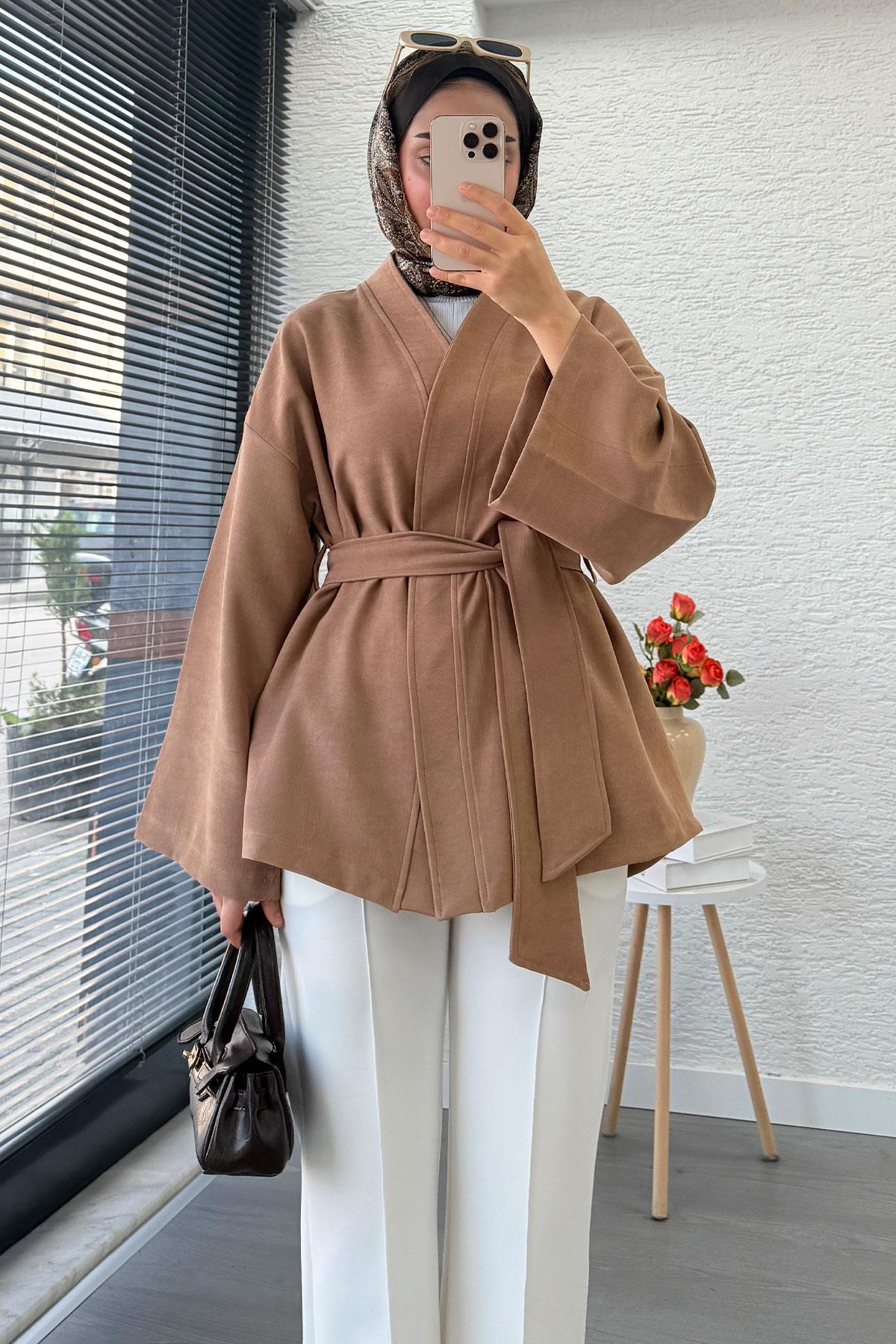 Kolları Volan Detaylı Premium Gabardin Kısa Kimono – Camel