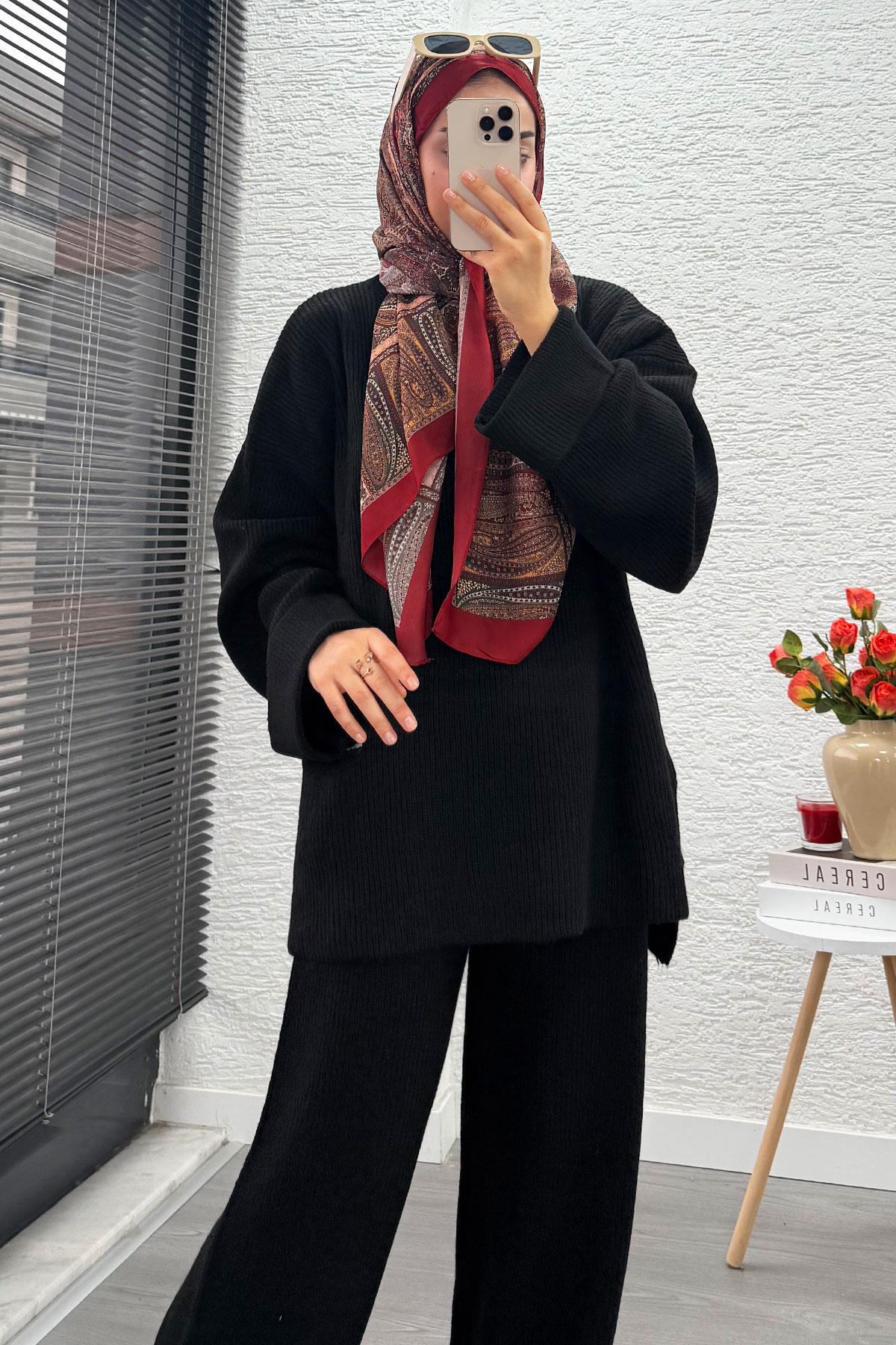 Kolu Katlı Yırtık Detaylı Tasarım Triko Takım – Siyah