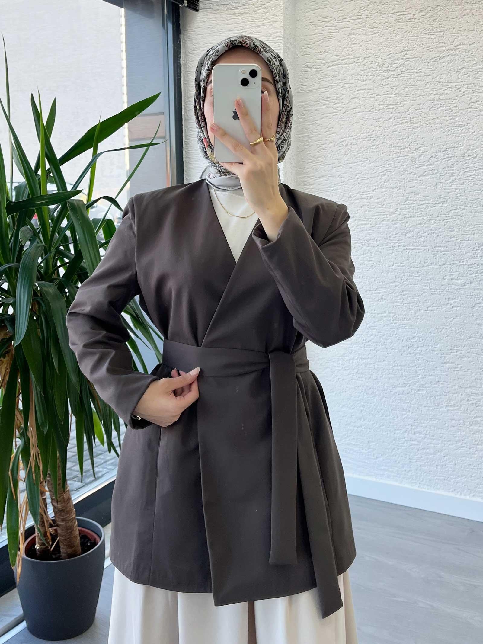 Koyu Haki Kemer Detaylı Minimal Kimono Ceket