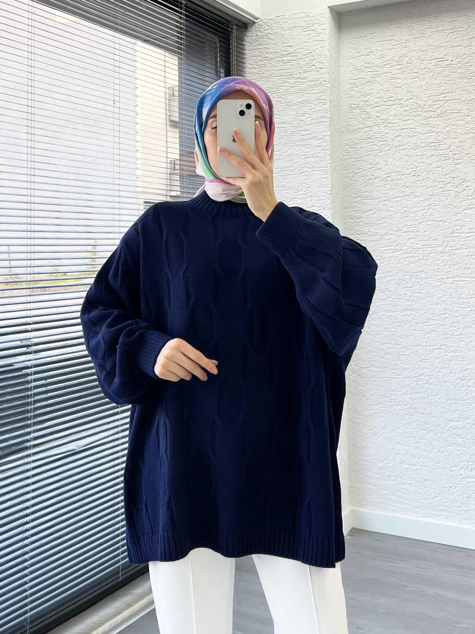 Lacivert Kare Desenli Oversize Kadın Kazak