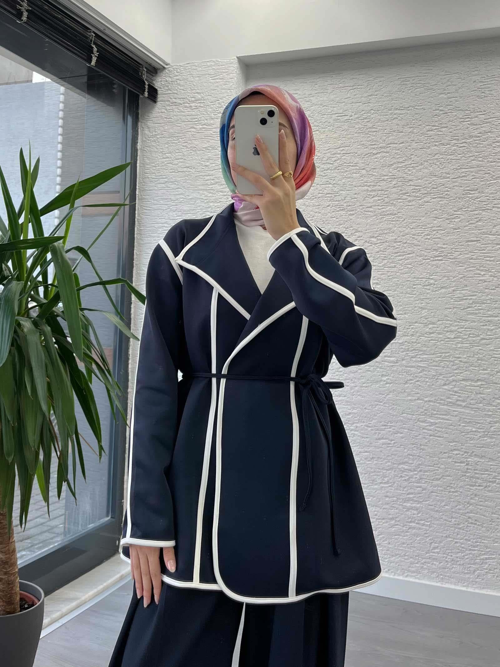 Lacivert Scuba Kumaş Biyeli Kadın Ceket