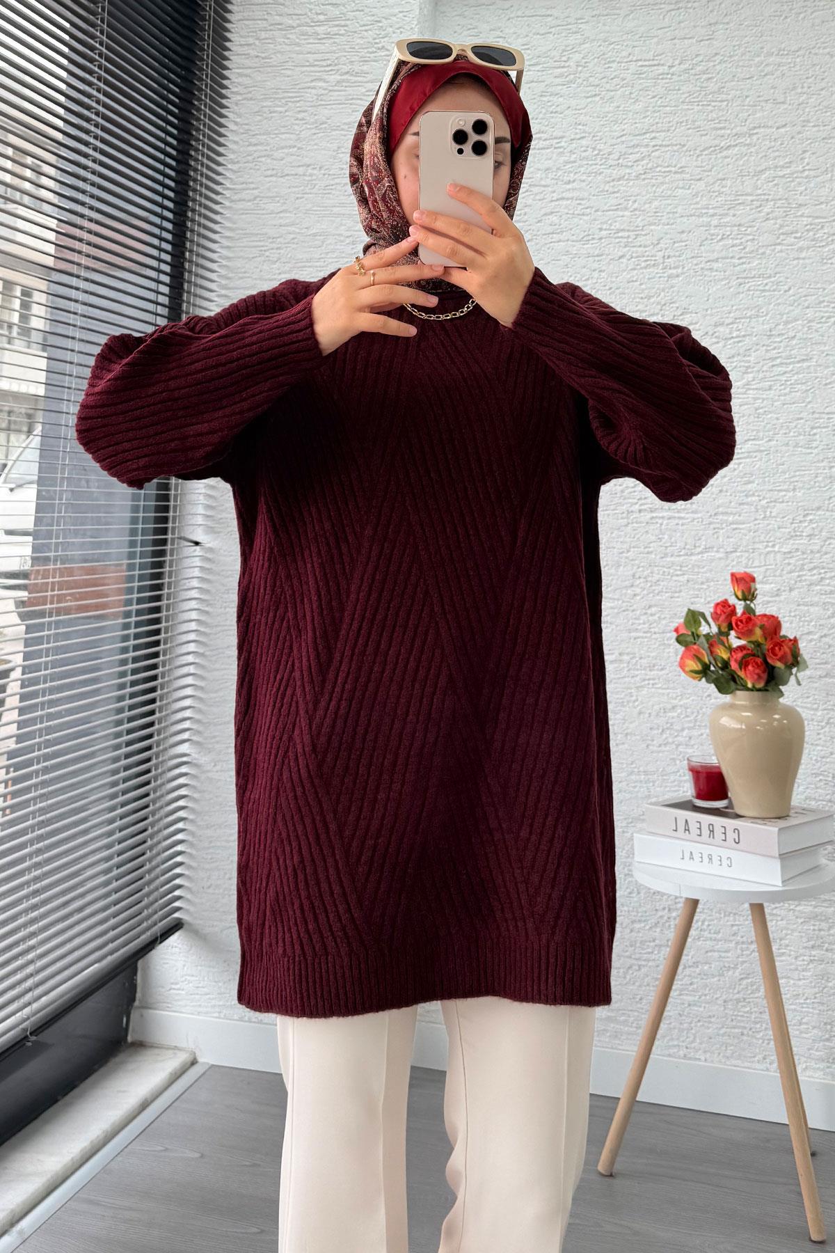 Önü Çizgi Desenli Oversize Triko Kazak – Bordo