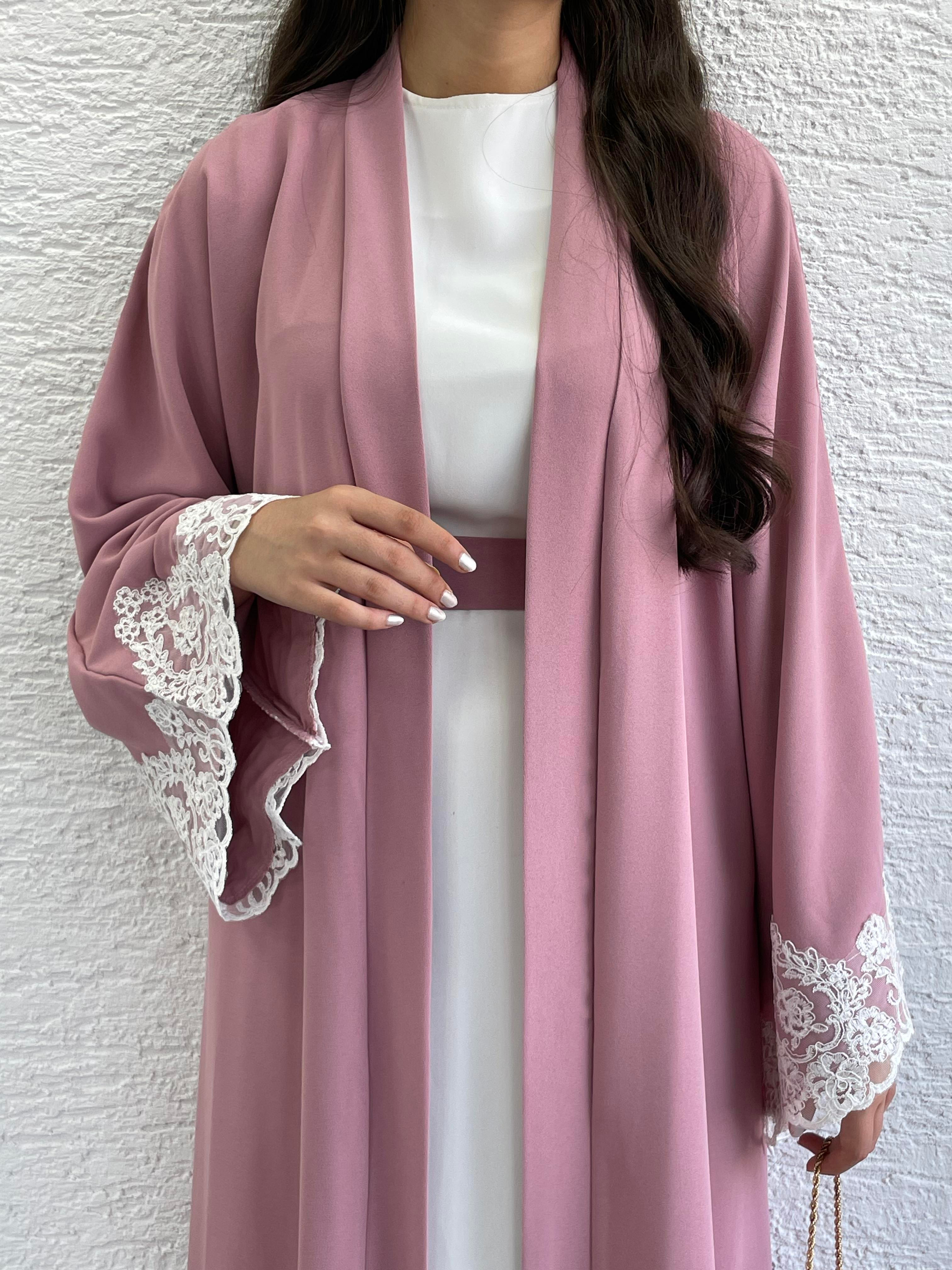 Pembe Elif Abaya