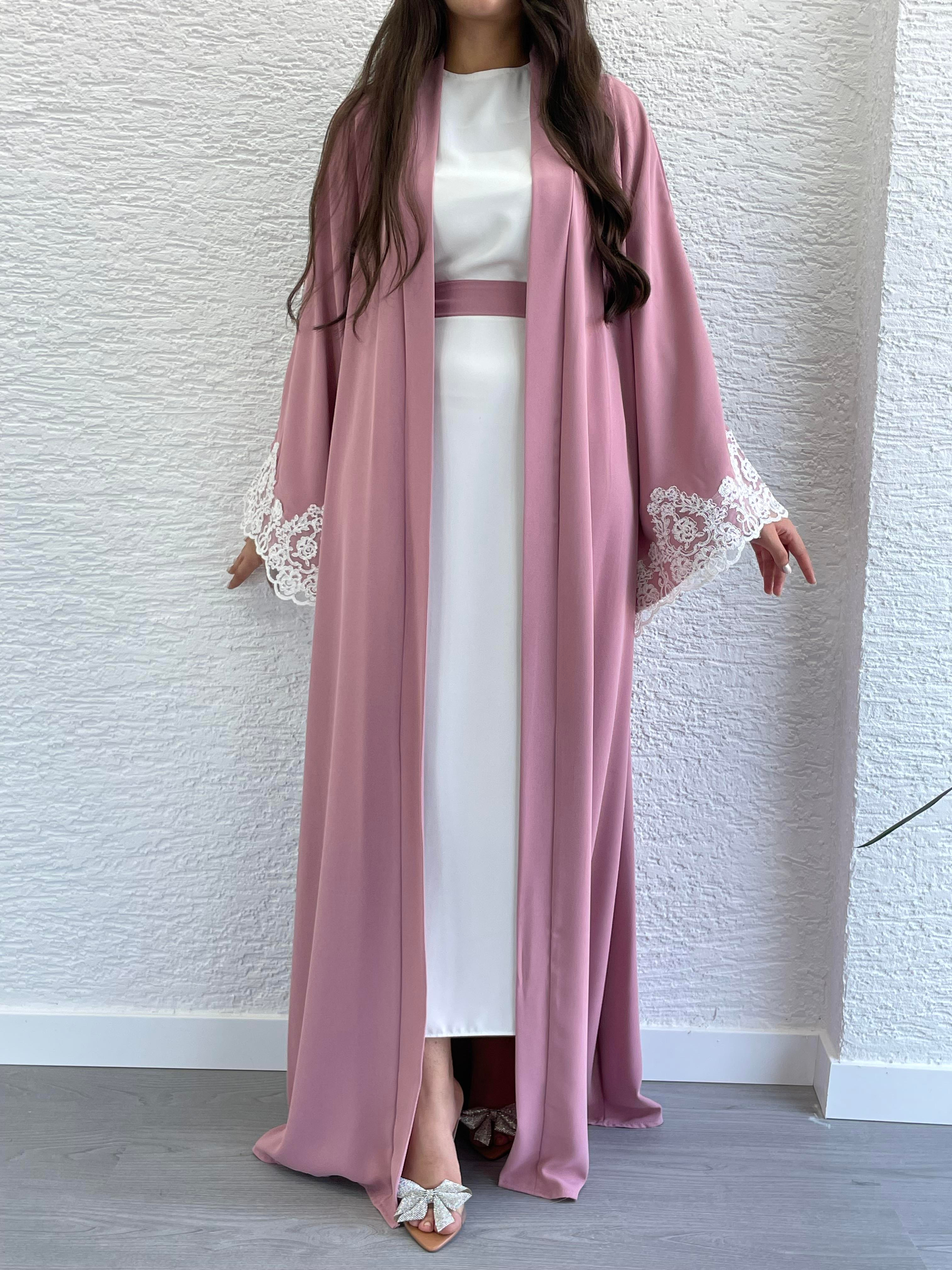 Pembe Elif Abaya