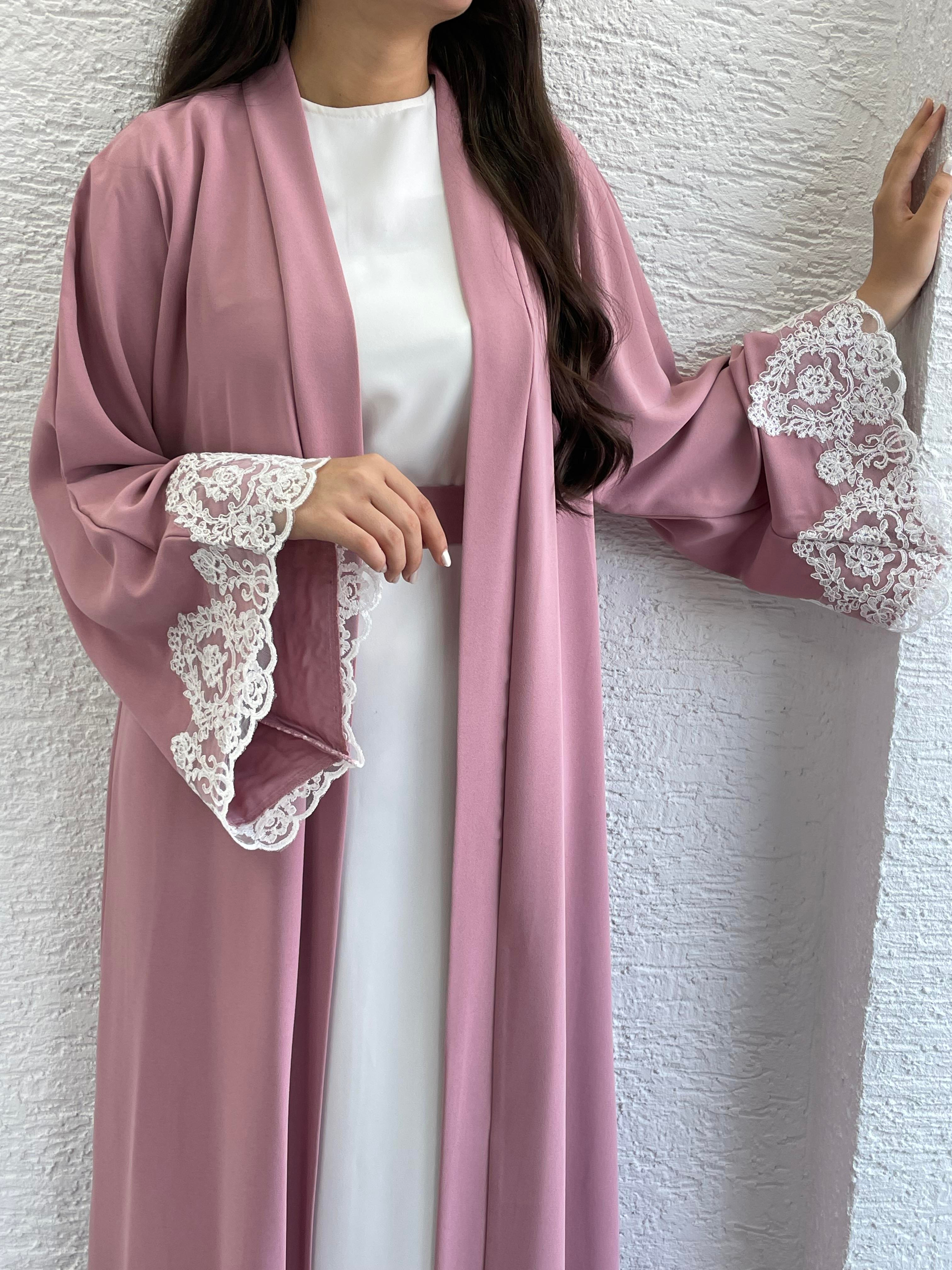 Pembe Elif Abaya