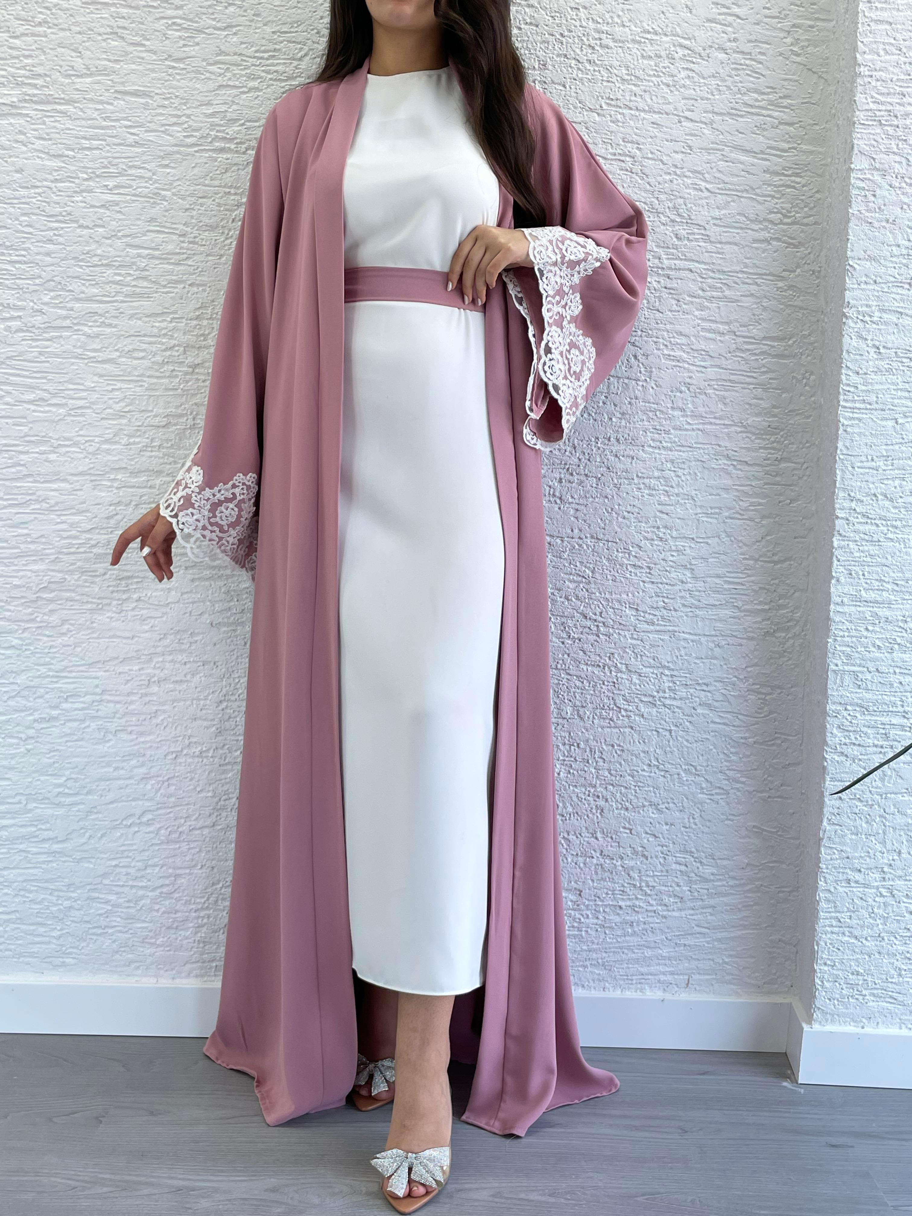Pembe Elif Abaya
