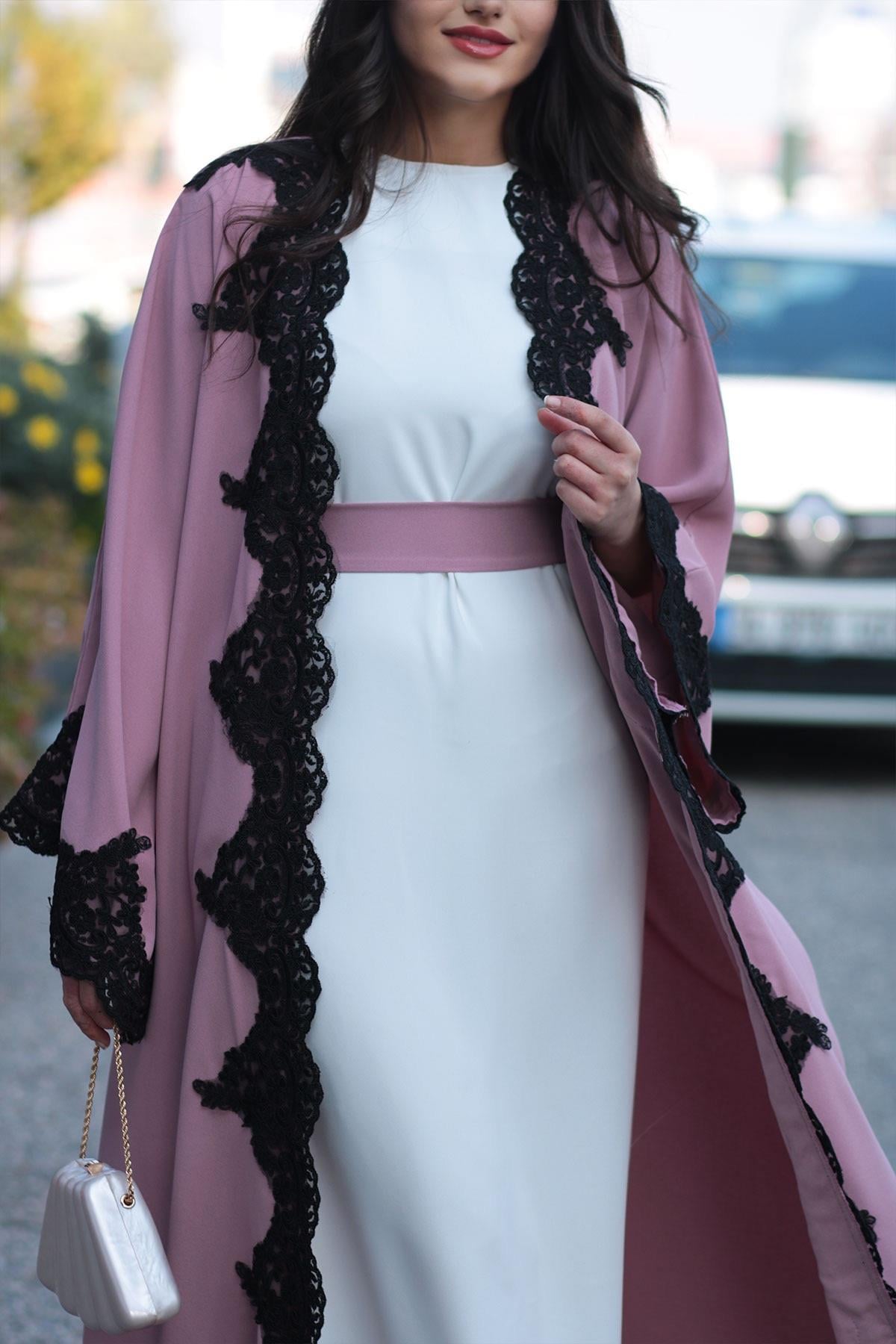 Pembe Güpür Detaylı Abaya