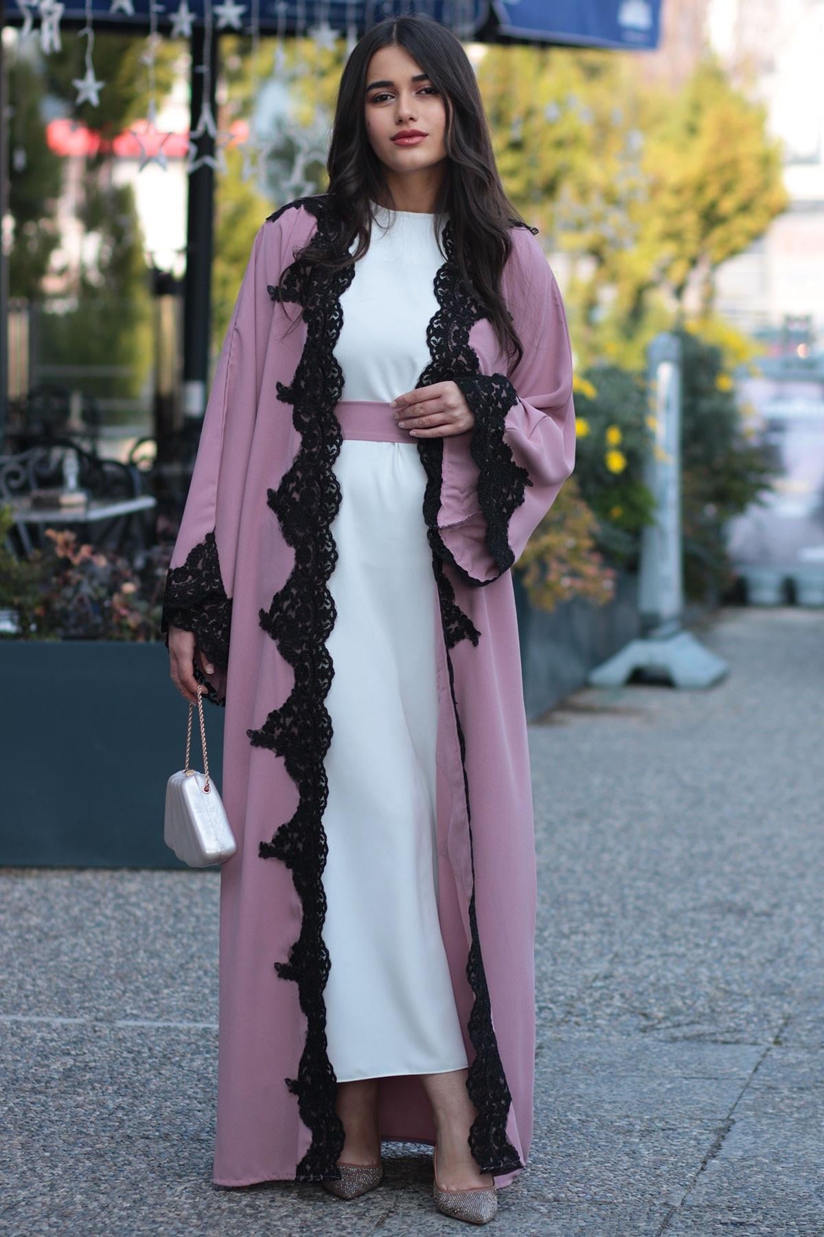 Pembe Güpür Detaylı Abaya