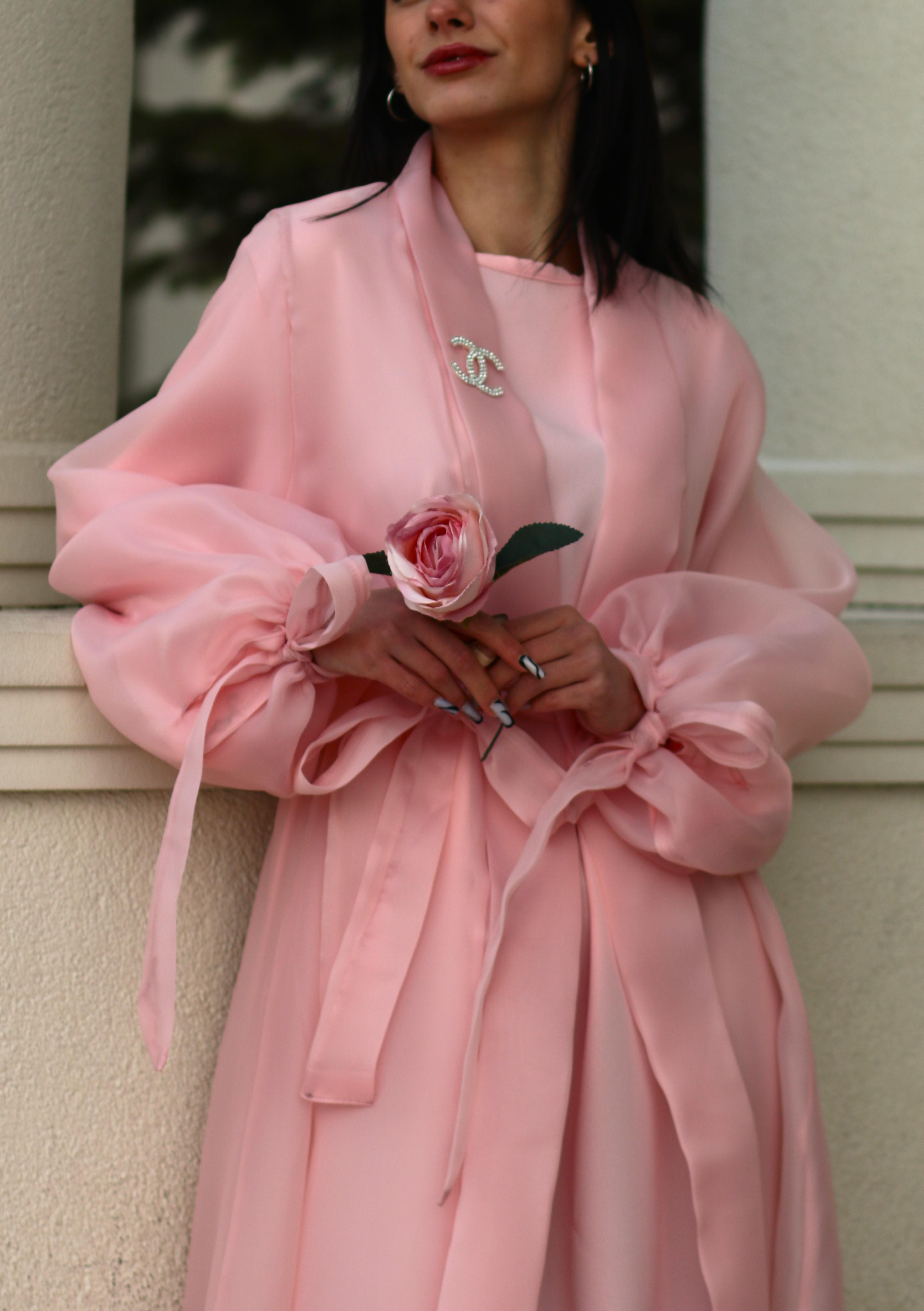 Pembe Ola Abaya 