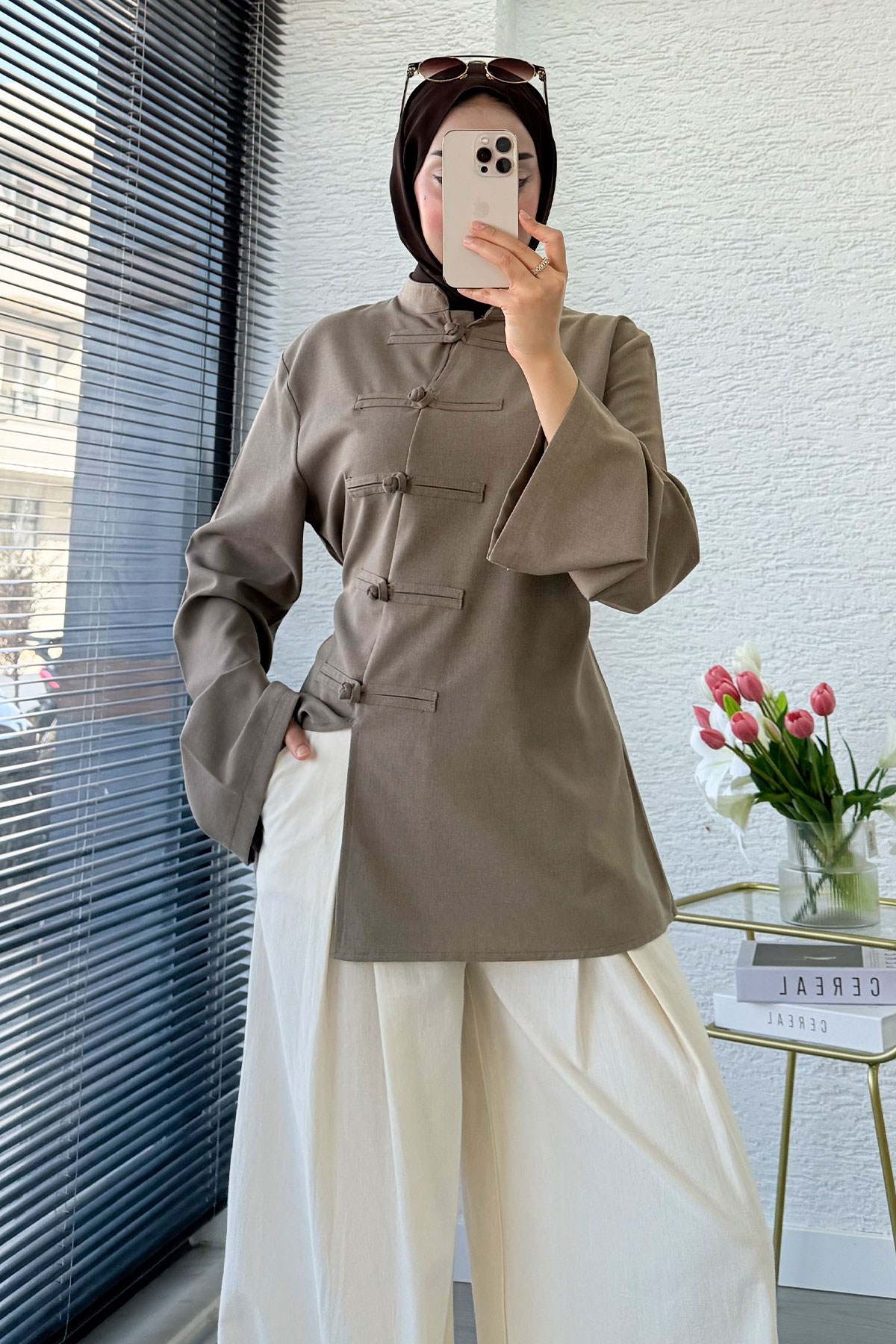 Premium Çin Düğmeli Mandarin Poliviskon Bluz - Vizon