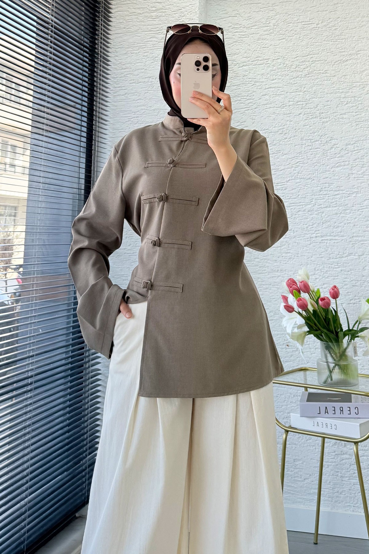 Premium Çin Düğmeli Mandarin Poliviskon Bluz - Vizon