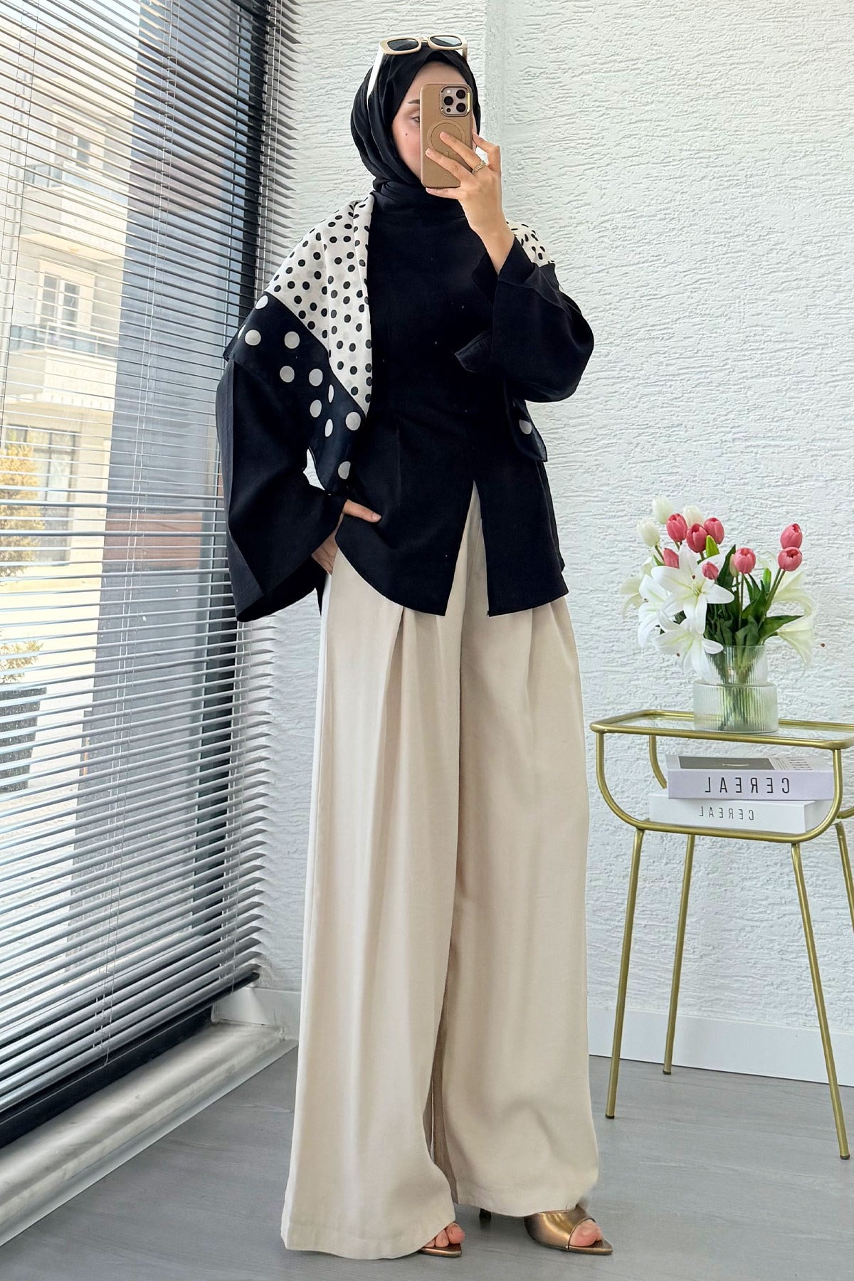 Premium Hakim Yaka Önden Yırtmaçlı Modal Bluz - Siyah
