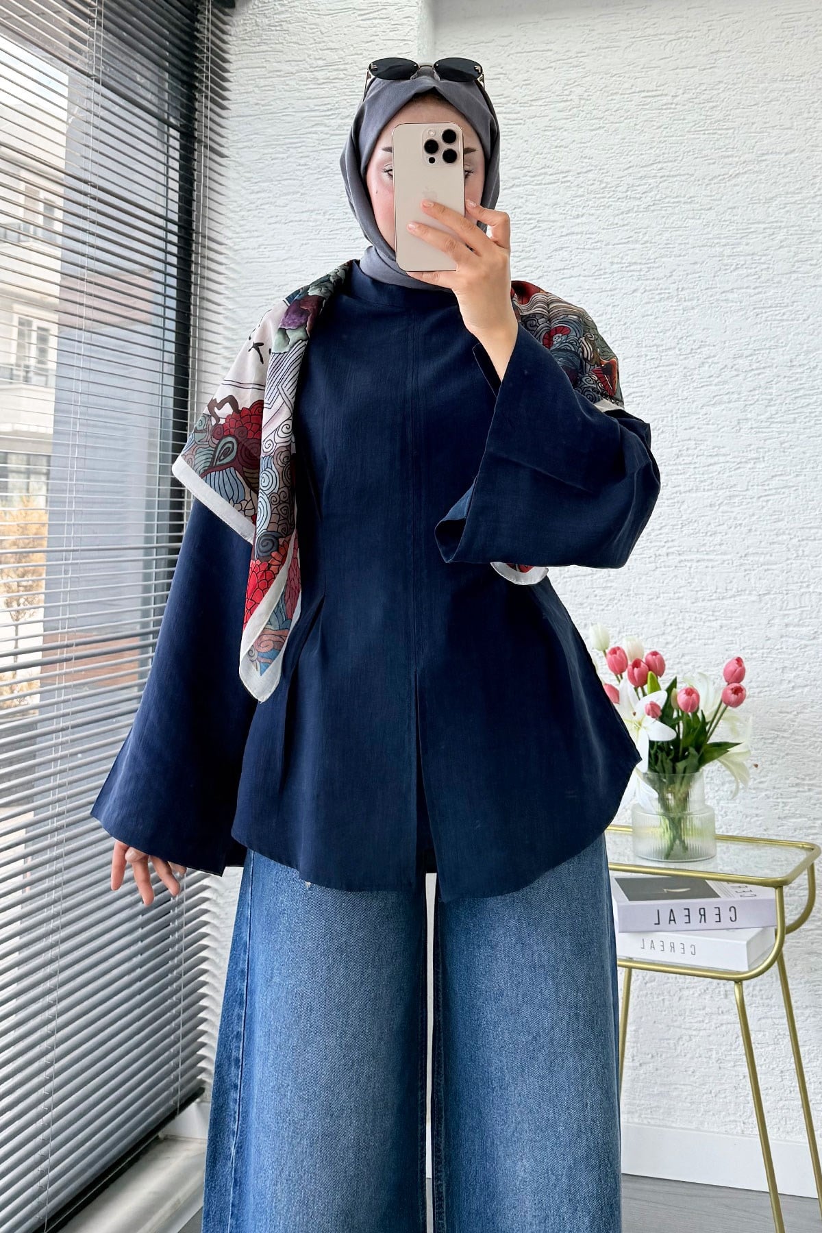 Premium Hakim Yaka Önden Yırtmaçlı Modal Bluz - Lacivert