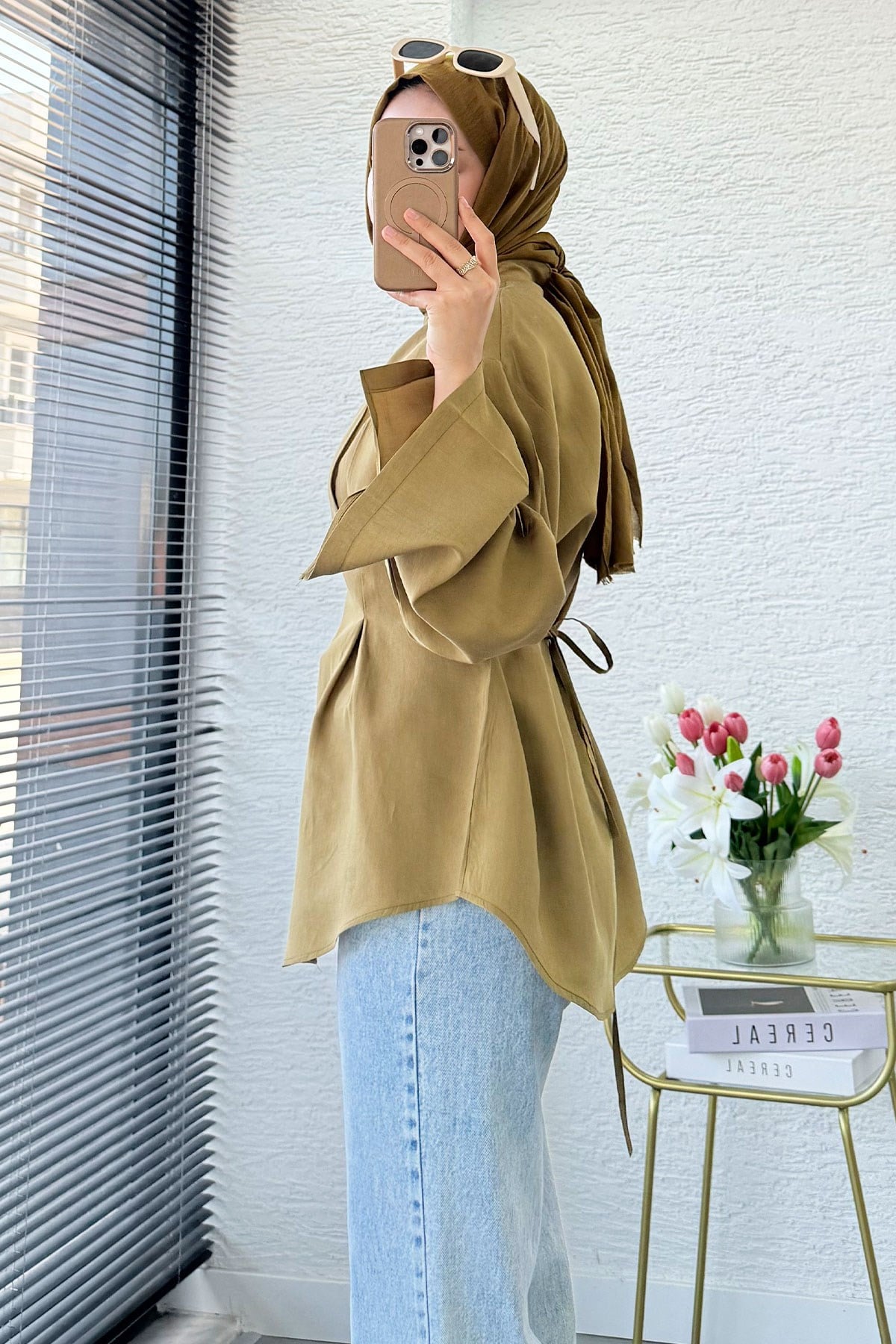 Premium Hakim Yaka Önden Yırtmaçlı Modal Bluz - Yağ Yeşili