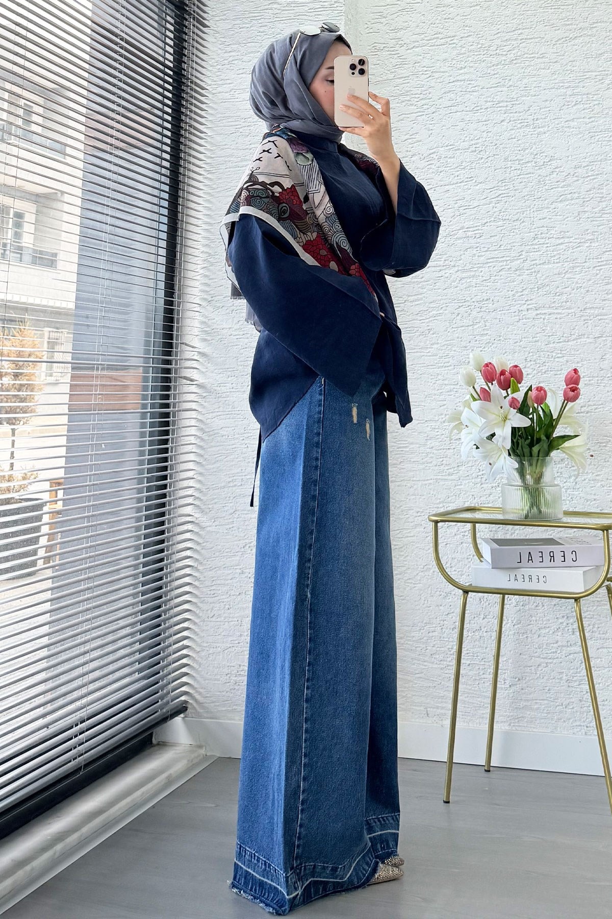 Premium Hakim Yaka Önden Yırtmaçlı Modal Bluz - Lacivert