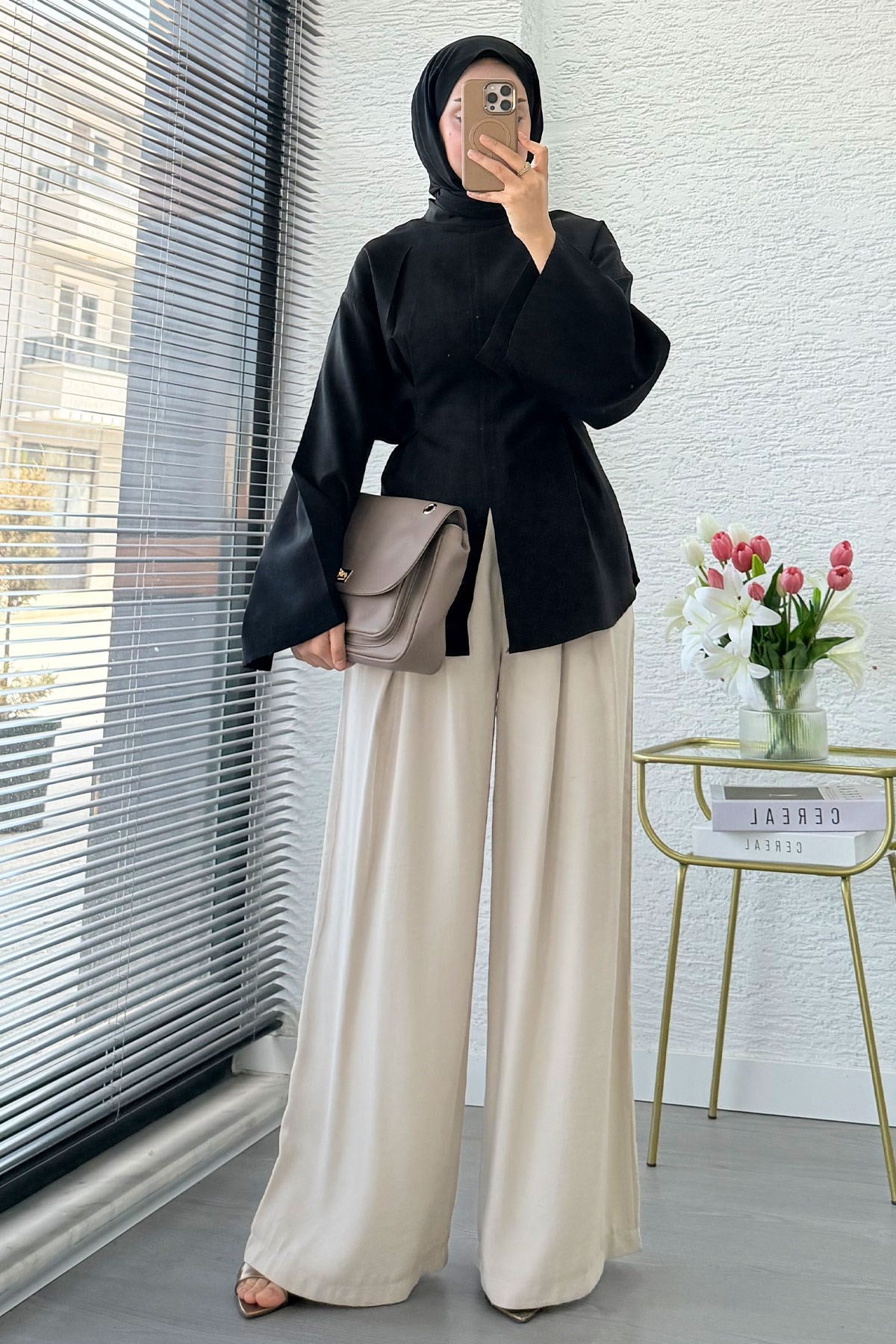 Premium Hakim Yaka Önden Yırtmaçlı Modal Bluz - Siyah
