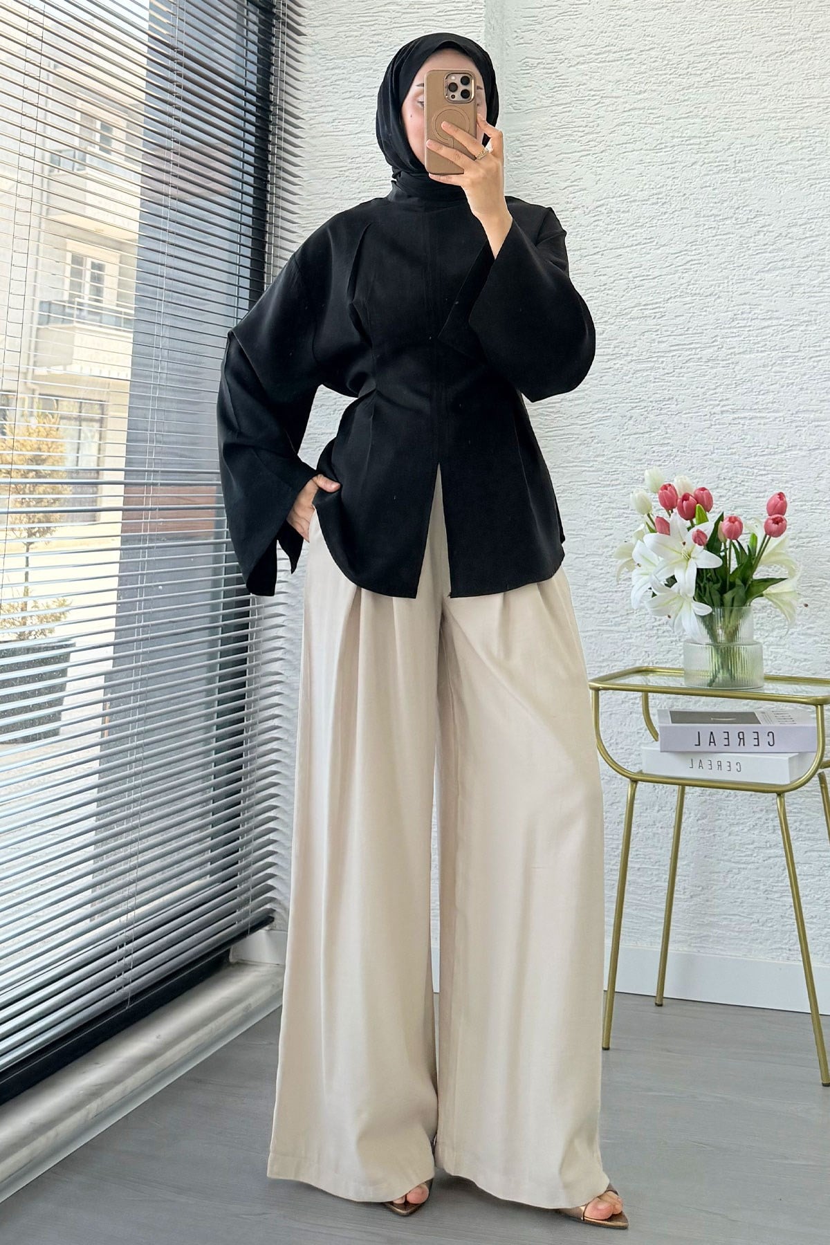 Premium Hakim Yaka Önden Yırtmaçlı Modal Bluz - Siyah