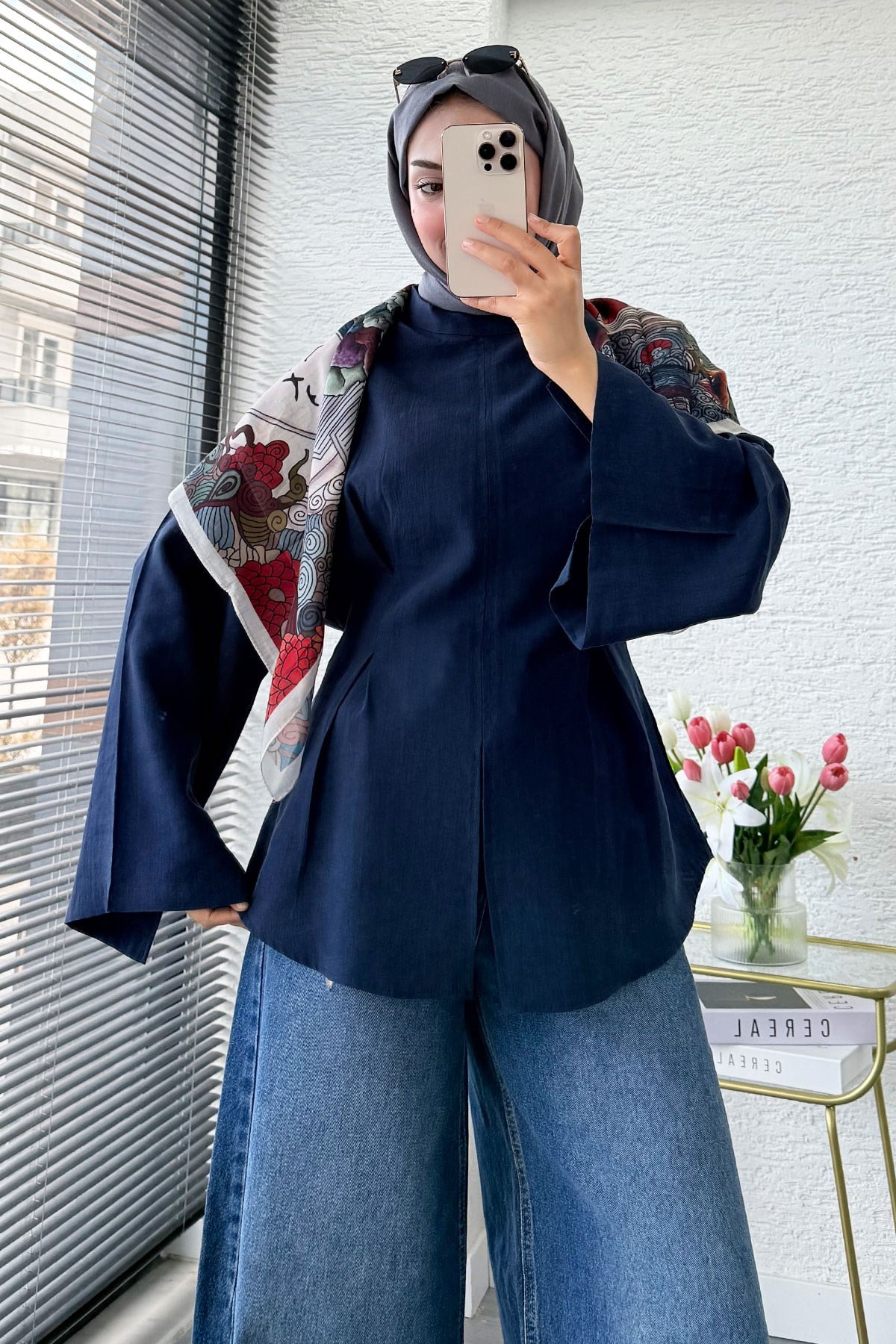 Premium Hakim Yaka Önden Yırtmaçlı Modal Bluz - Lacivert