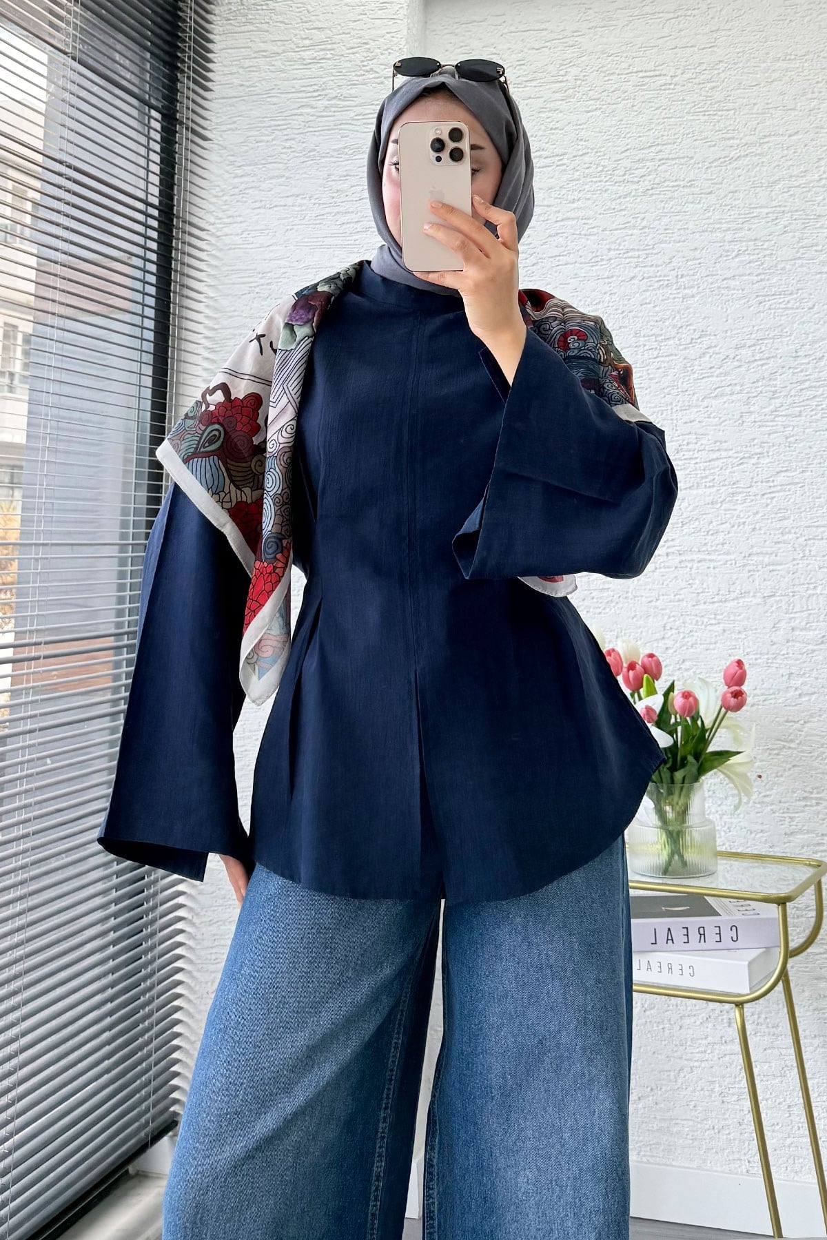 Premium Hakim Yaka Önden Yırtmaçlı Modal Bluz - Lacivert