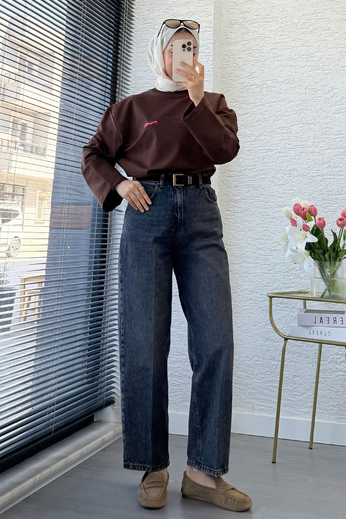 Premium Mom Kesim Kemerli Kadın Jean Pantolon - Kahverengi
