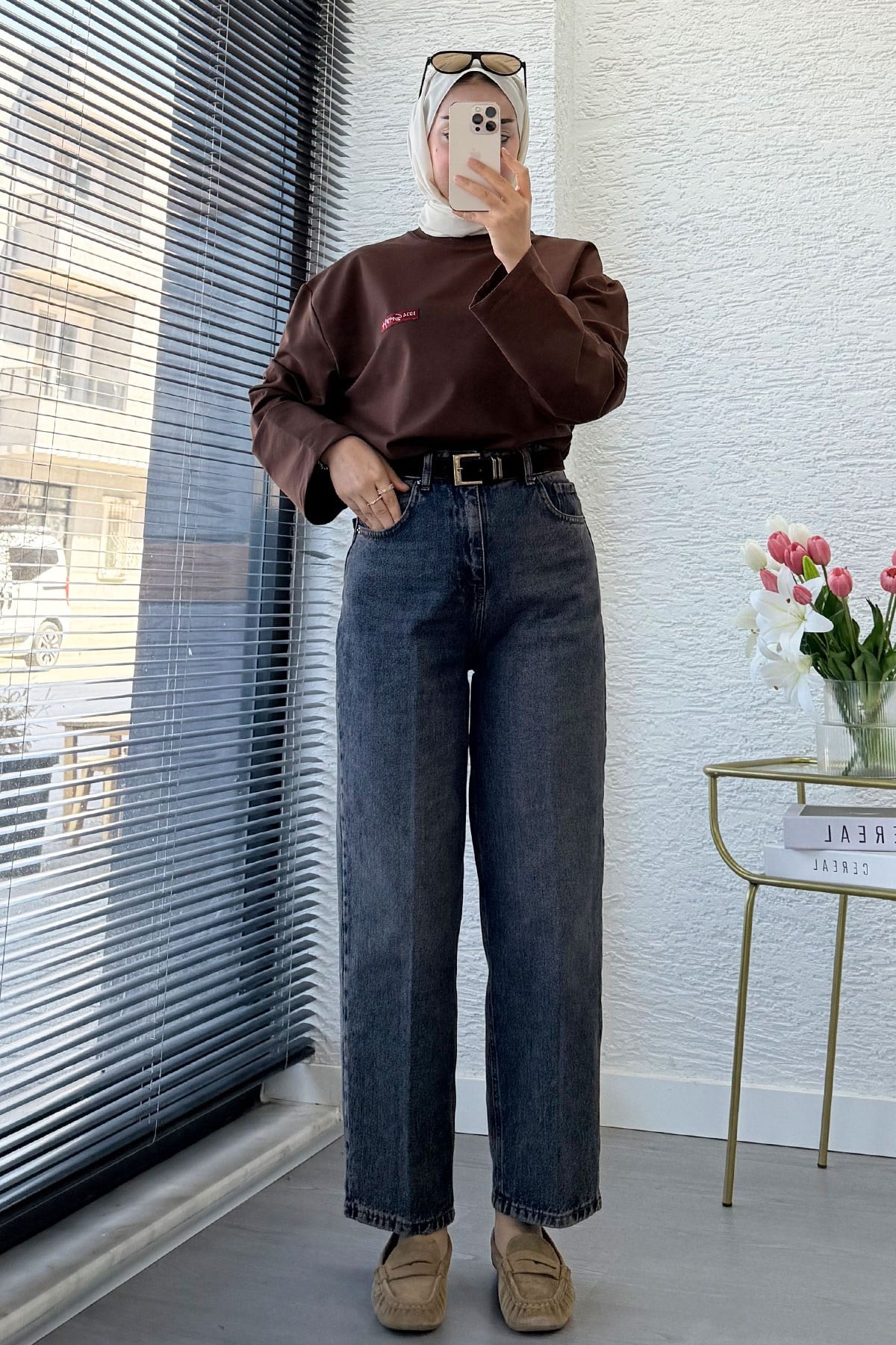 Premium Mom Kesim Kemerli Kadın Jean Pantolon - Kahverengi